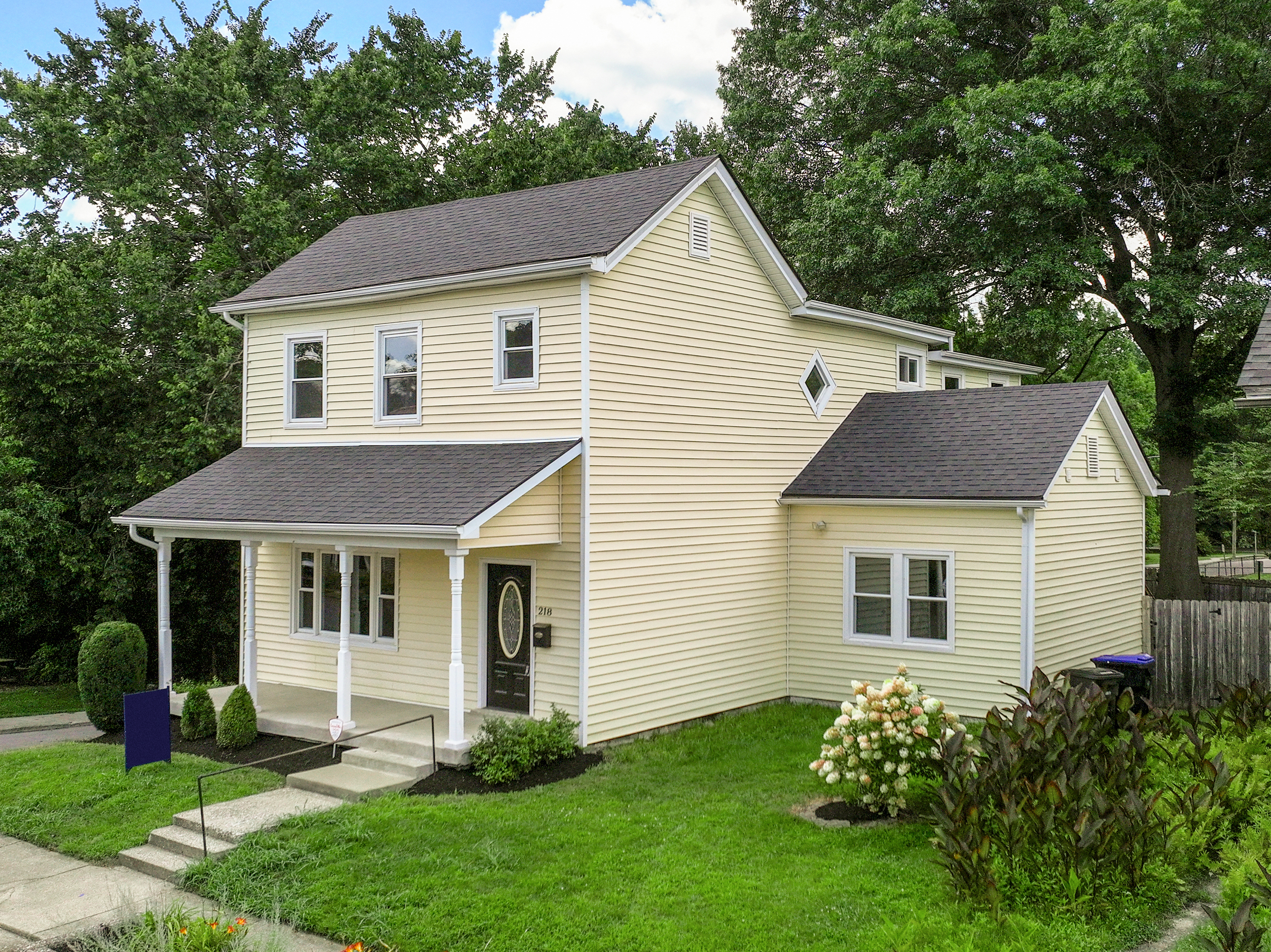  218 E Second Street - 物件實景