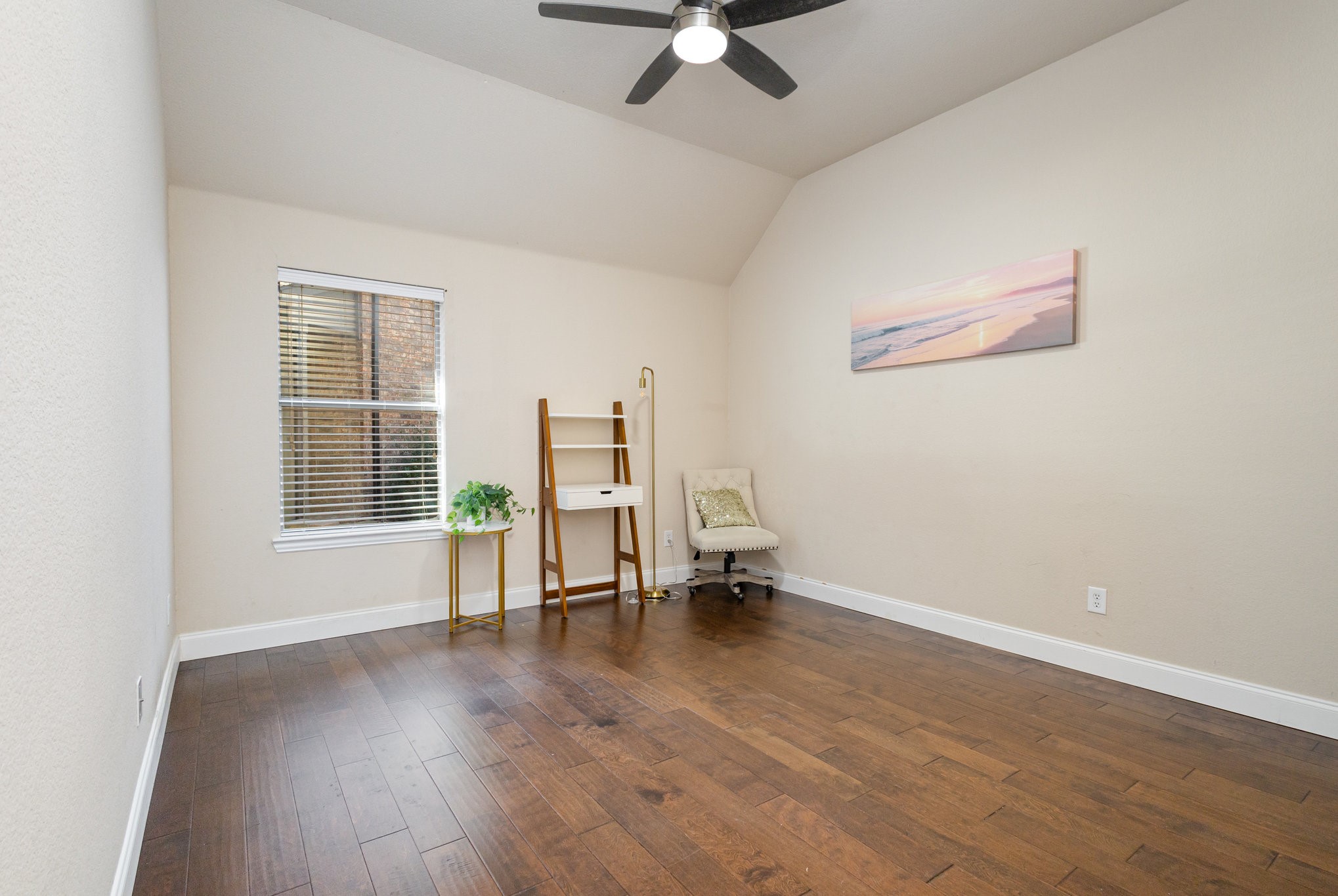 Roanoke, Texas, 76262, United States, 4 Bedrooms Bedrooms, ,3 BathroomsBathrooms,Residential,For Sale,1963102