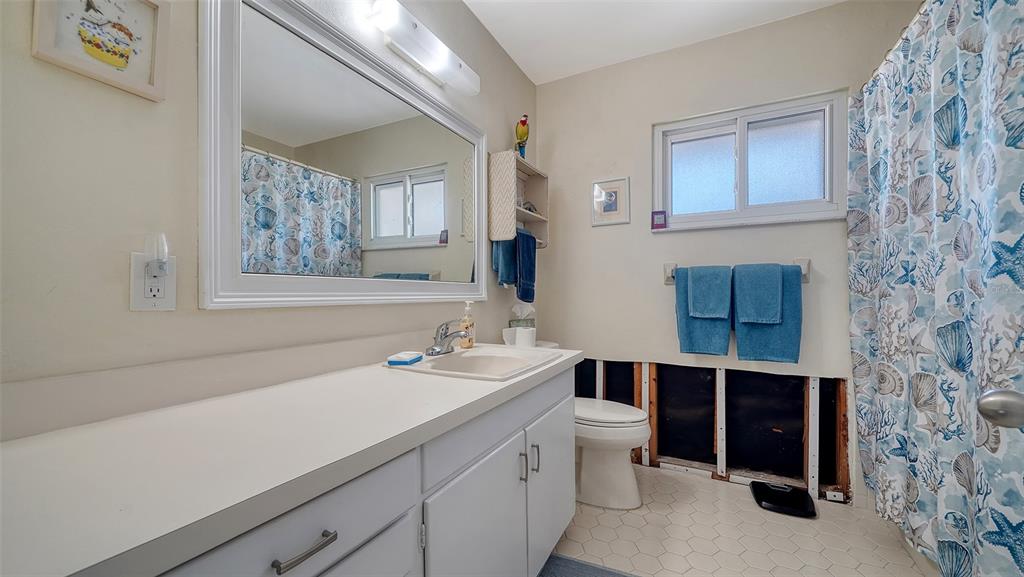 Sarasota, Florida, 34242, United States, 4 Bedrooms Bedrooms, ,3 BathroomsBathrooms,Residential,For Sale,1885427
