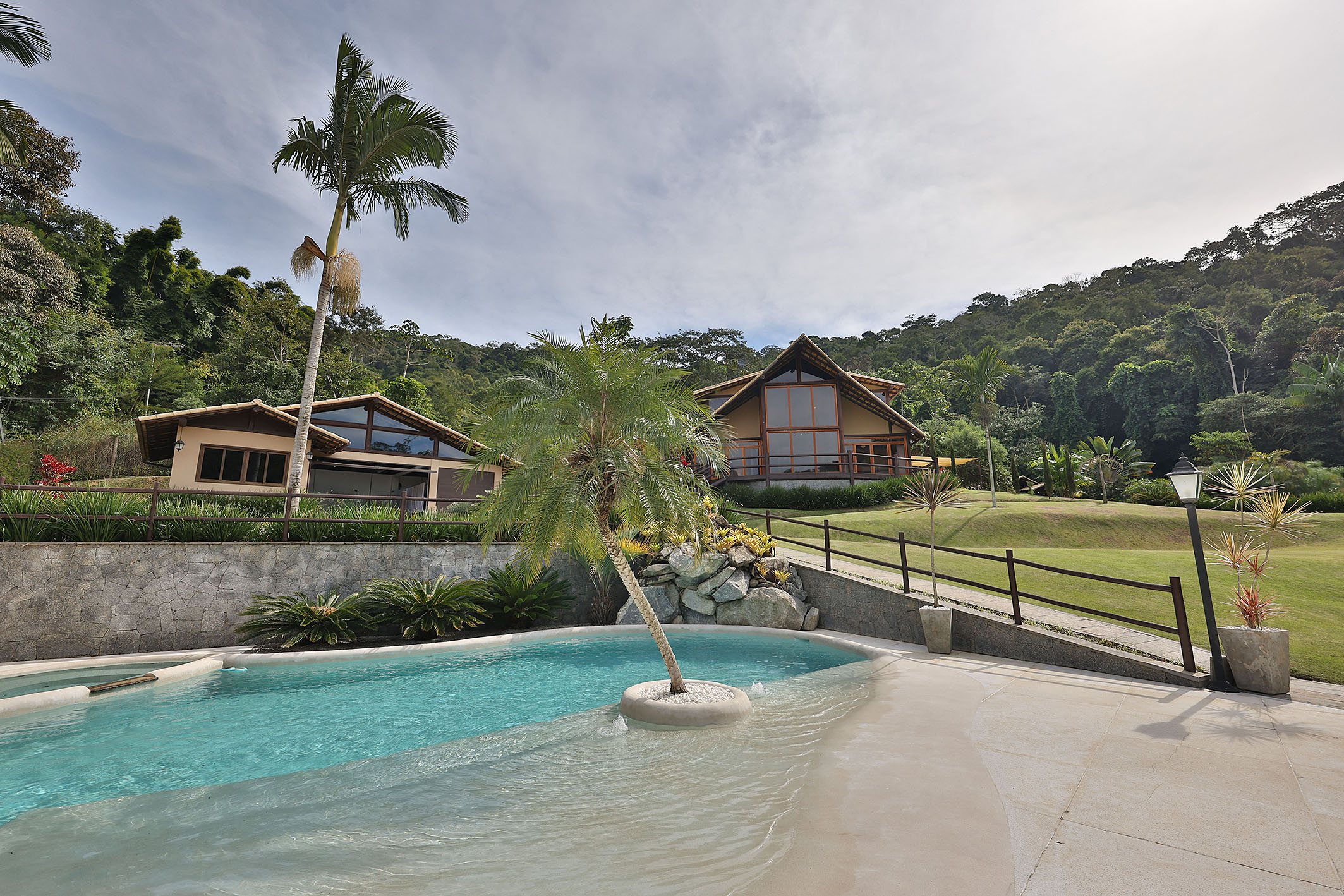  Private countryside retreat with extensive leisure amenities in Itaipava - 物件實景