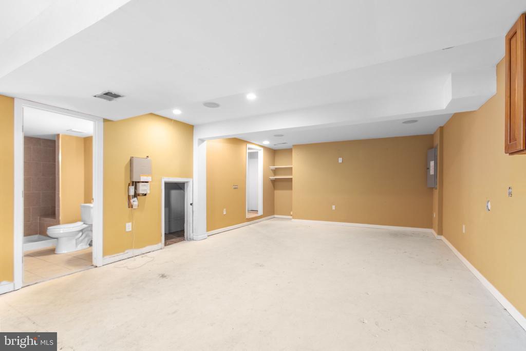 Fredericksburg, Virginia, 22407, United States, 4 Bedrooms Bedrooms, ,4 BathroomsBathrooms,Residential,For Sale,1883172