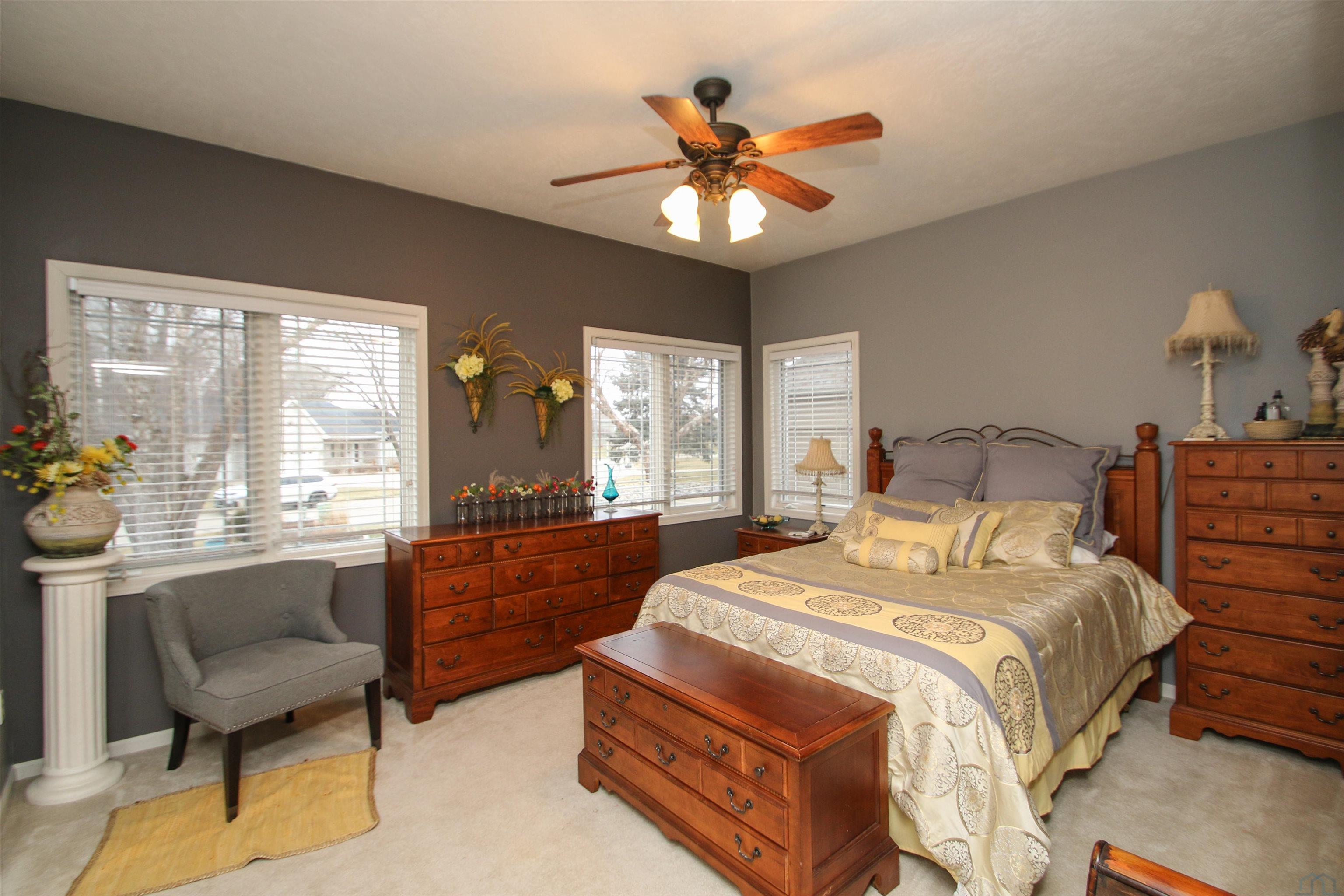 Dakota Dunes, South Dakota, 57049, United States, 3 Bedrooms Bedrooms, ,3 BathroomsBathrooms,Residential,For Sale,2015329