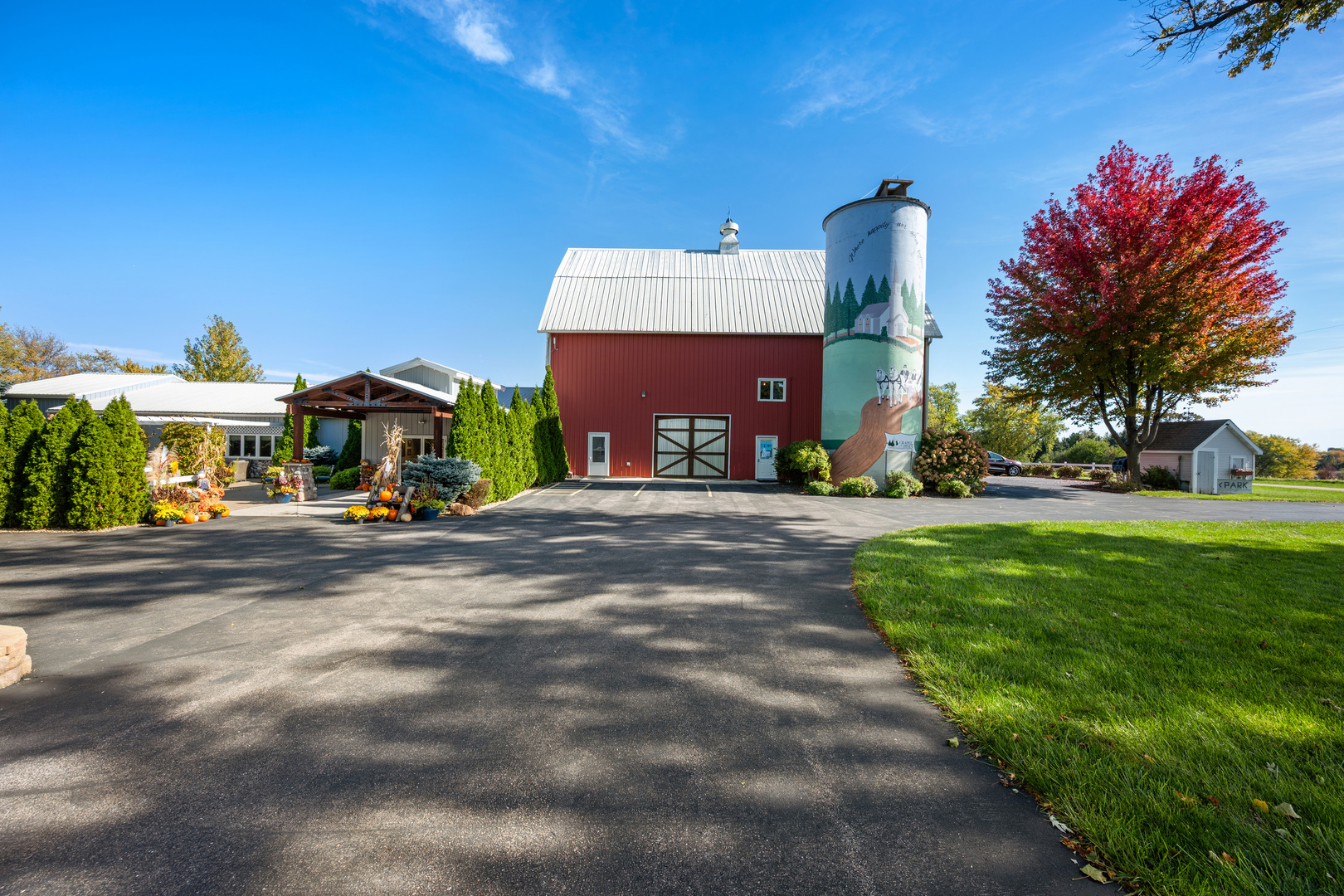 Sycamore, Illinois, 60178, United States, 4 Bedrooms Bedrooms, ,5 BathroomsBathrooms,Residential,For Sale,2001773