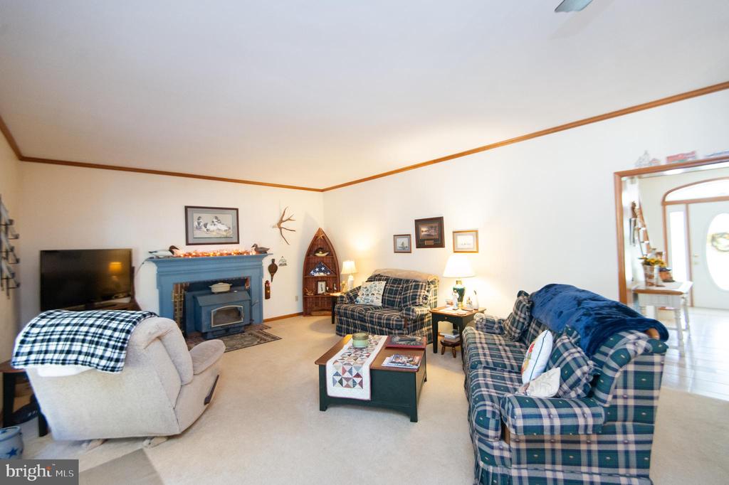 Denton, Maryland, 21629, United States, 4 Bedrooms Bedrooms, ,3 BathroomsBathrooms,Residential,For Sale,1992998