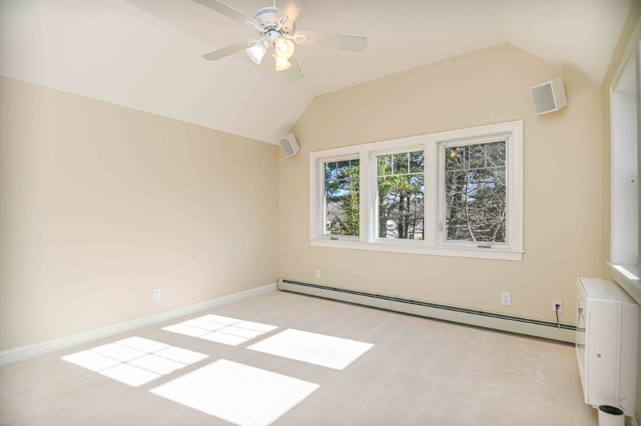 Ogunquit, Maine, 03907, United States, 13 Bedrooms Bedrooms, ,3 BathroomsBathrooms,Residential,For Sale,1777971