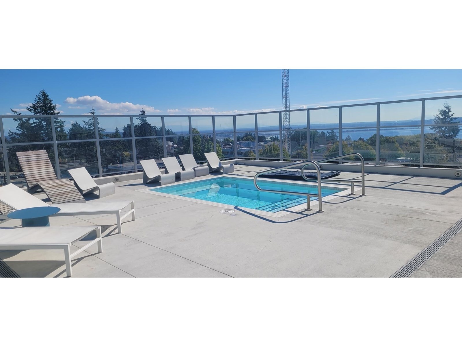 WHITE ROCK, British Columbia, V4B 0A2, CA, 2 Bedrooms Bedrooms, ,2 BathroomsBathrooms,Residential,For Sale,1947534