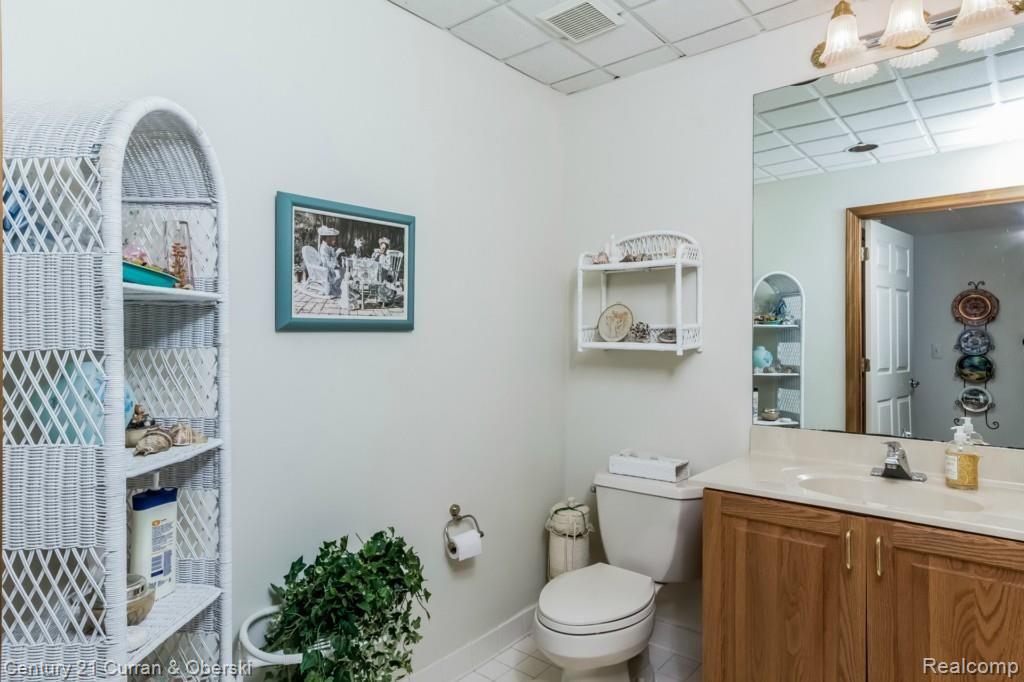 Farmington Hills, Michigan, 48331, United States, 6 Bedrooms Bedrooms, ,7 BathroomsBathrooms,Residential,For Sale,1914340