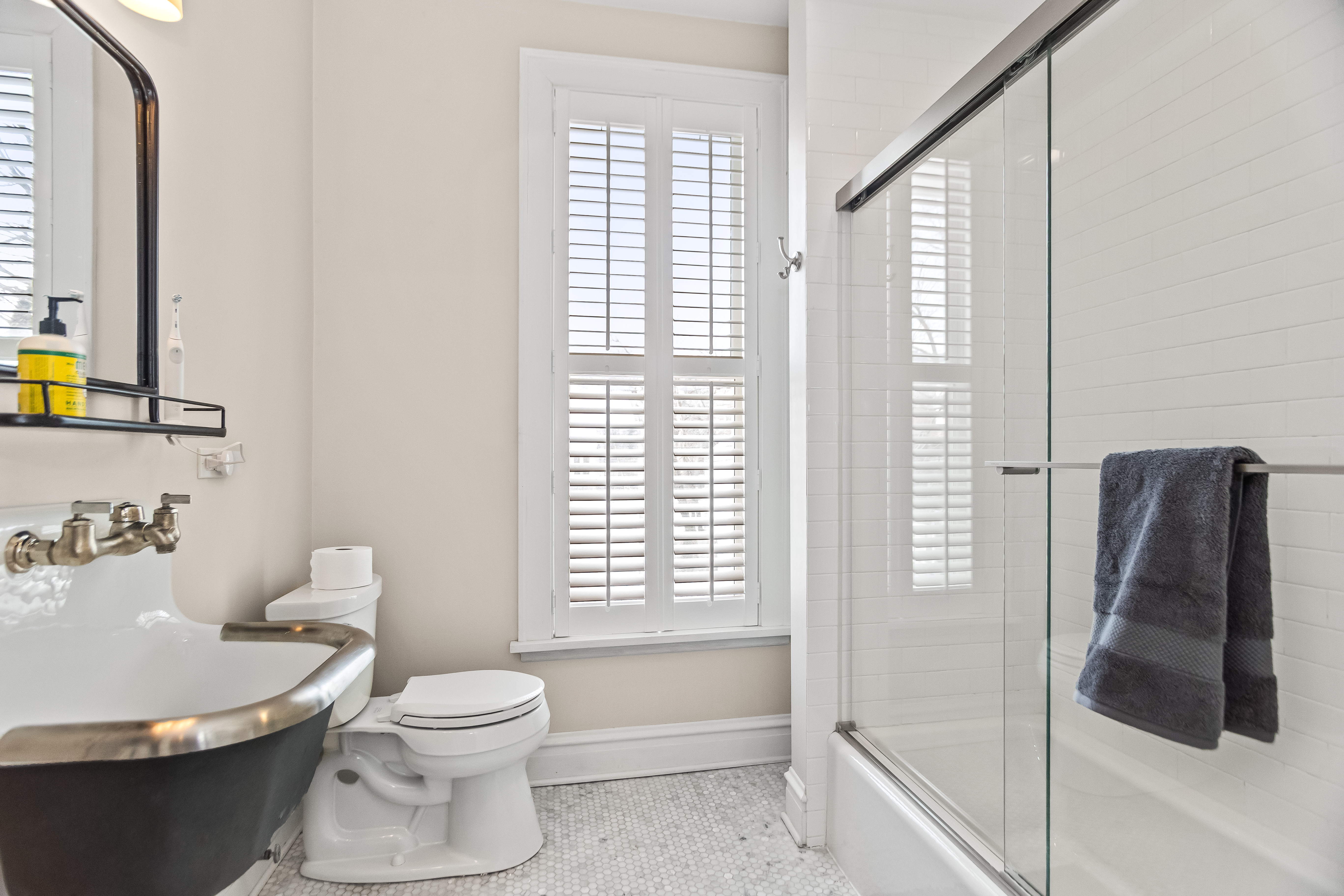  A Rare Opportunity to Own a Historic Home - 物件實景