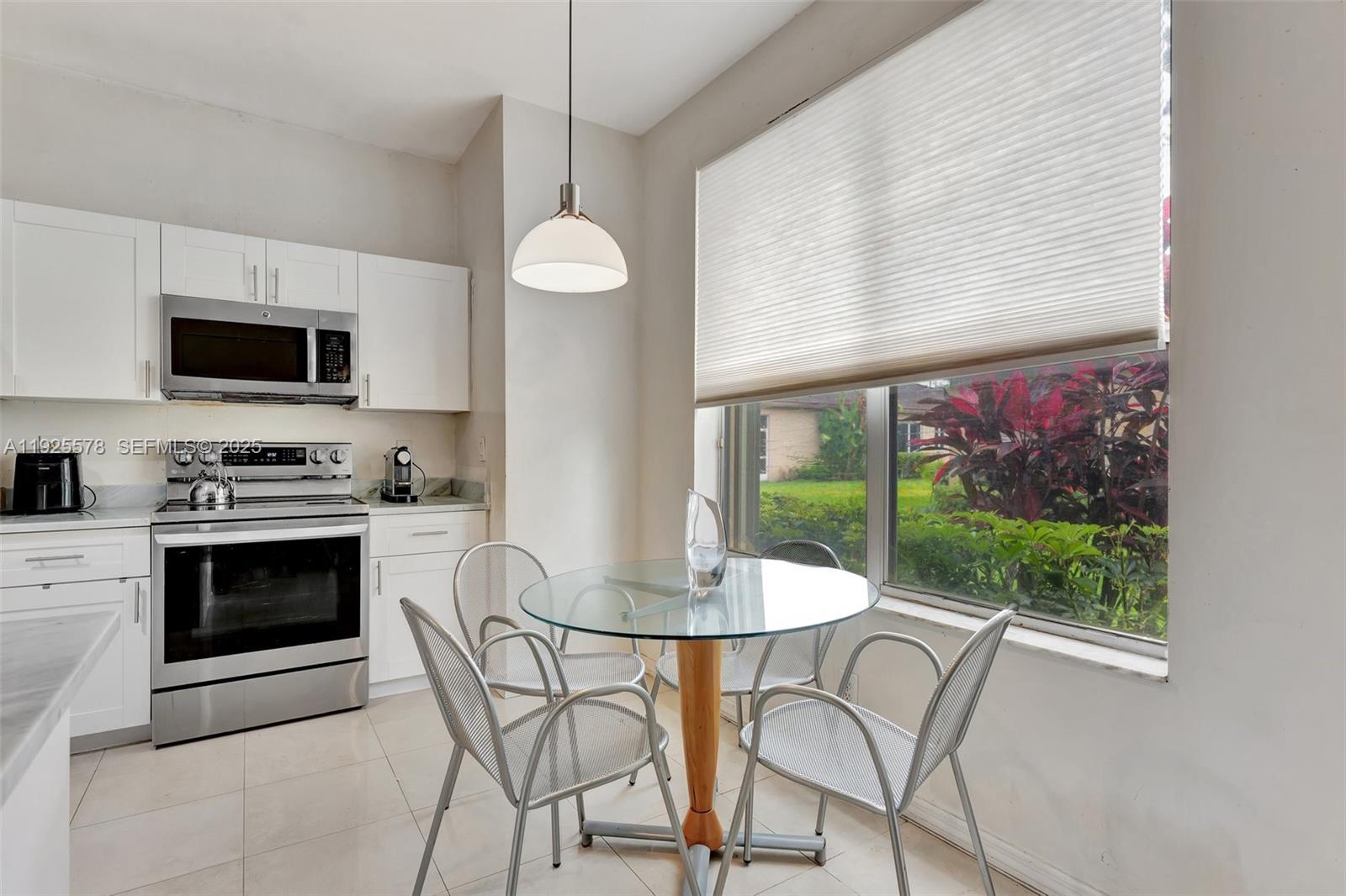 Weston, Florida, 33331, United States, 4 Bedrooms Bedrooms, ,3 BathroomsBathrooms,Residential,For Sale,2002121