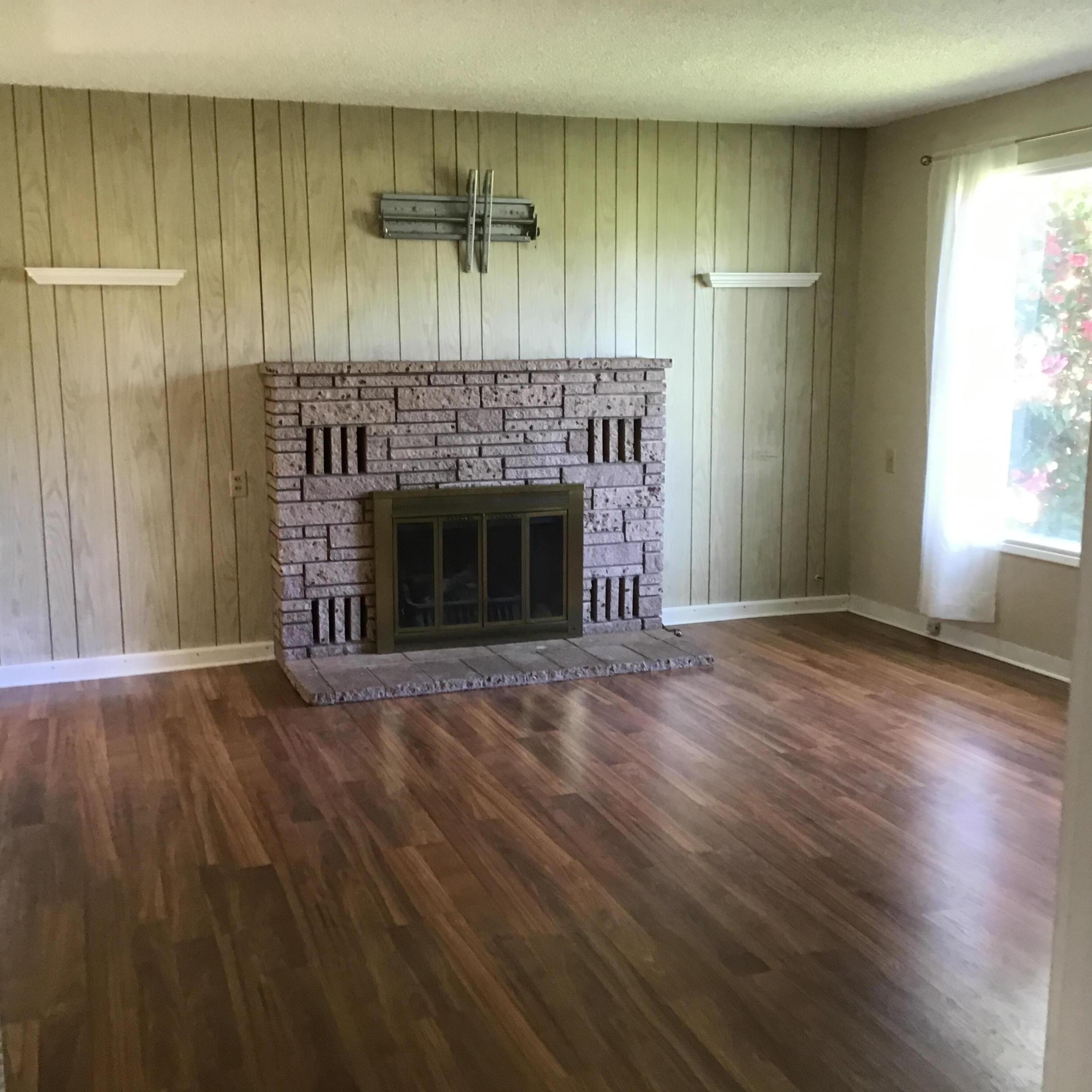 Grants Pass, Oregon, 97527, United States, 4 Bedrooms Bedrooms, ,3 BathroomsBathrooms,Residential,For Sale,1984338