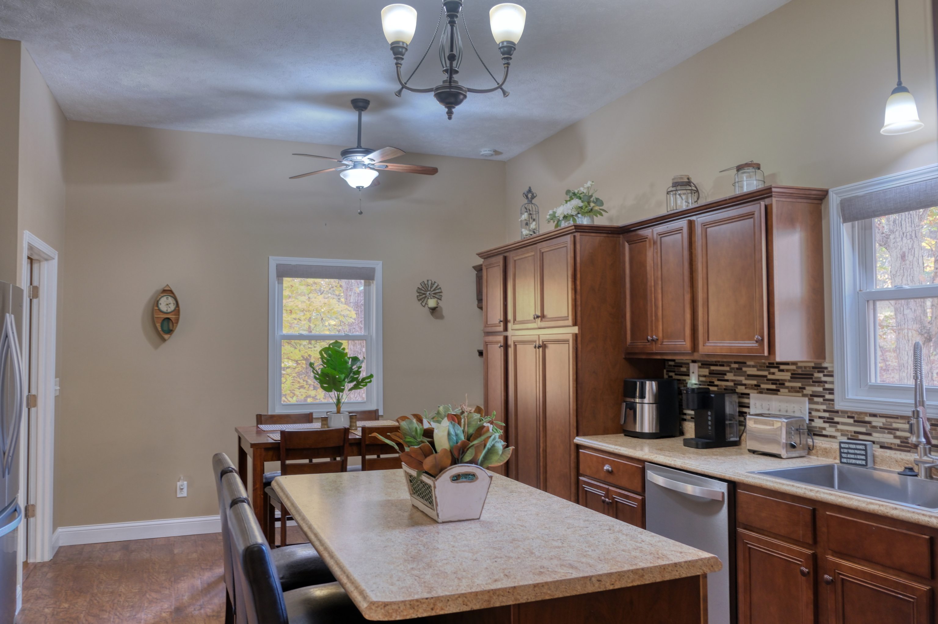 Goreville, Illinois, 62939, United States, 3 Bedrooms Bedrooms, ,3 BathroomsBathrooms,Residential,For Sale,1997720