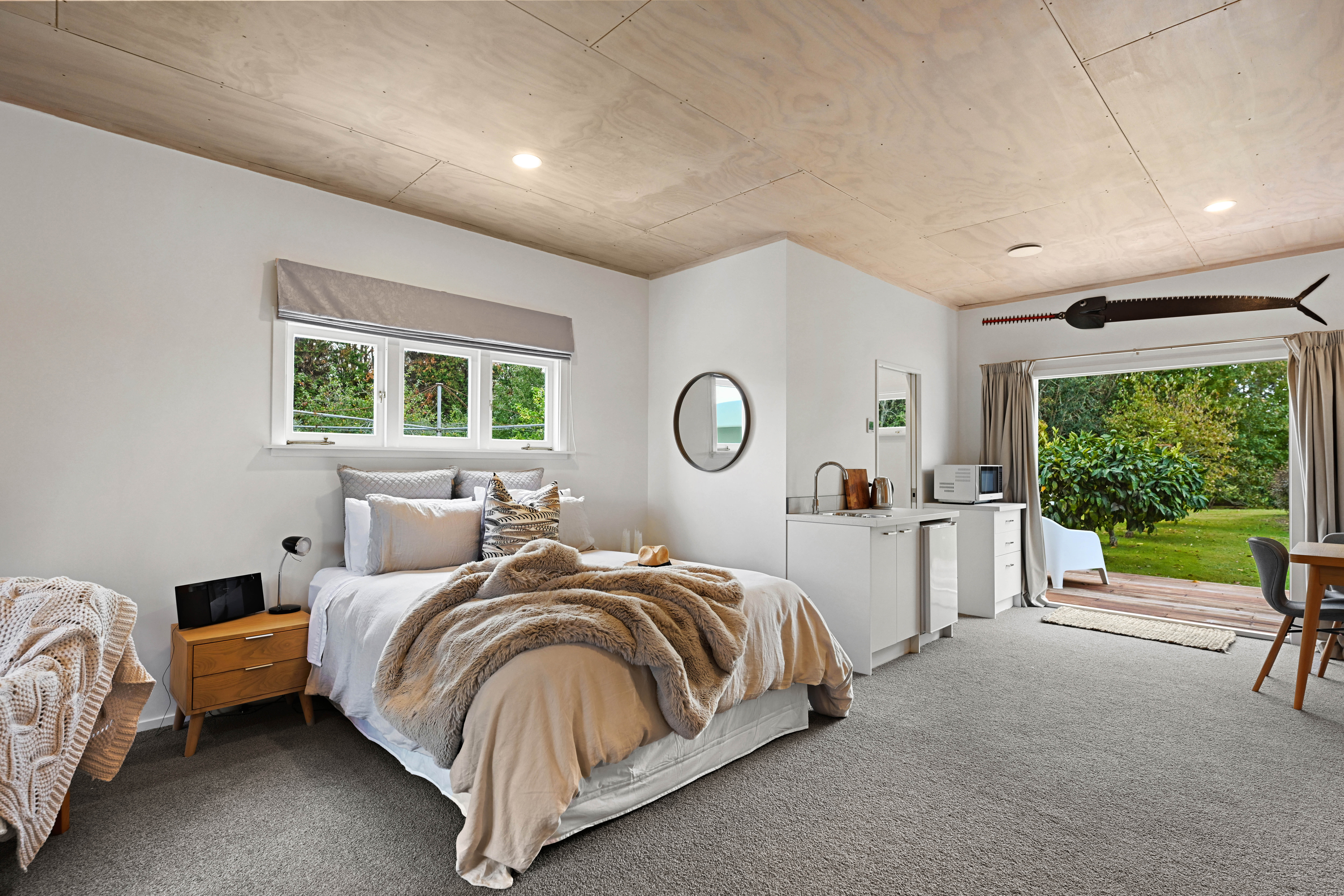  Chic Character with Acreage - 物件實景