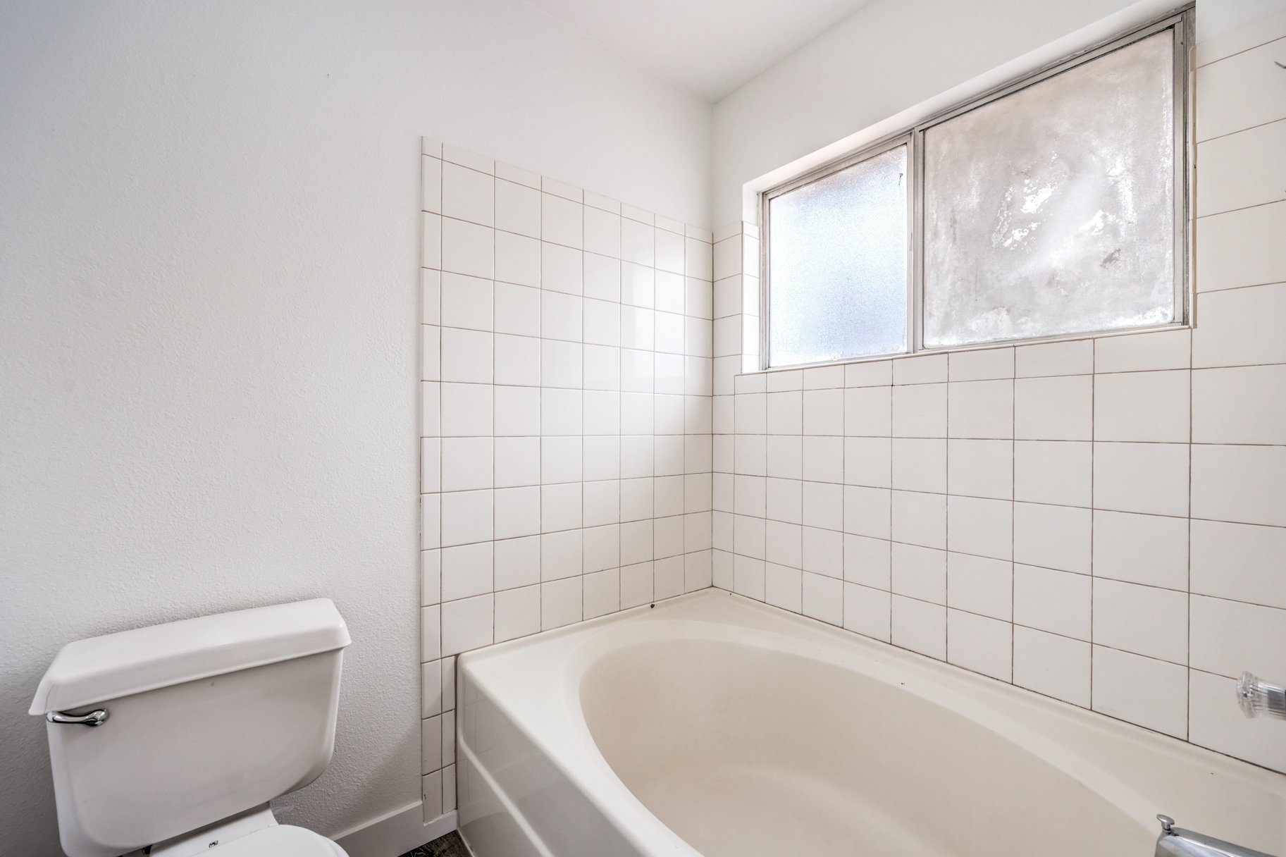 Fresh, Spacious & Move-In Ready — Green Valley Home on an Oversized Lot - 物件實景