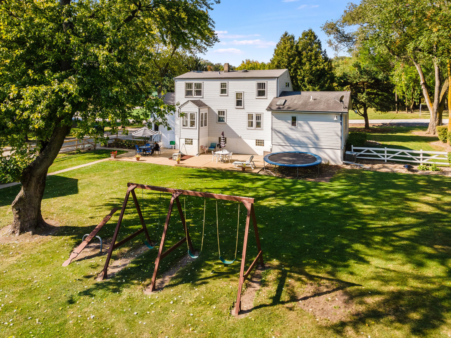 Naperville, Illinois, 60563, United States, 3 Bedrooms Bedrooms, ,3 BathroomsBathrooms,Residential,For Sale,1982481