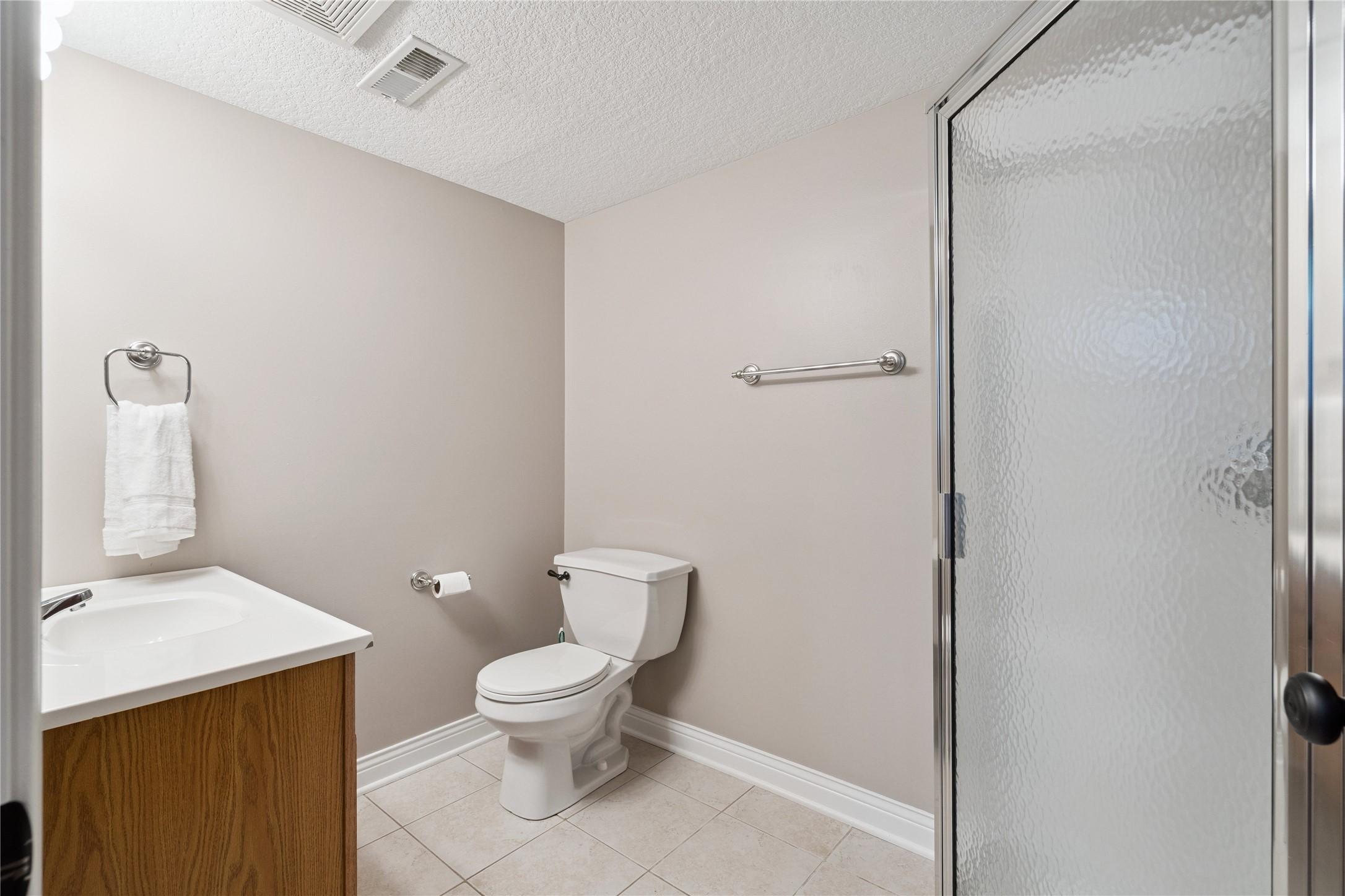 Ankeny, Iowa, 50021, United States, 4 Bedrooms Bedrooms, ,4 BathroomsBathrooms,Residential,For Sale,1935167