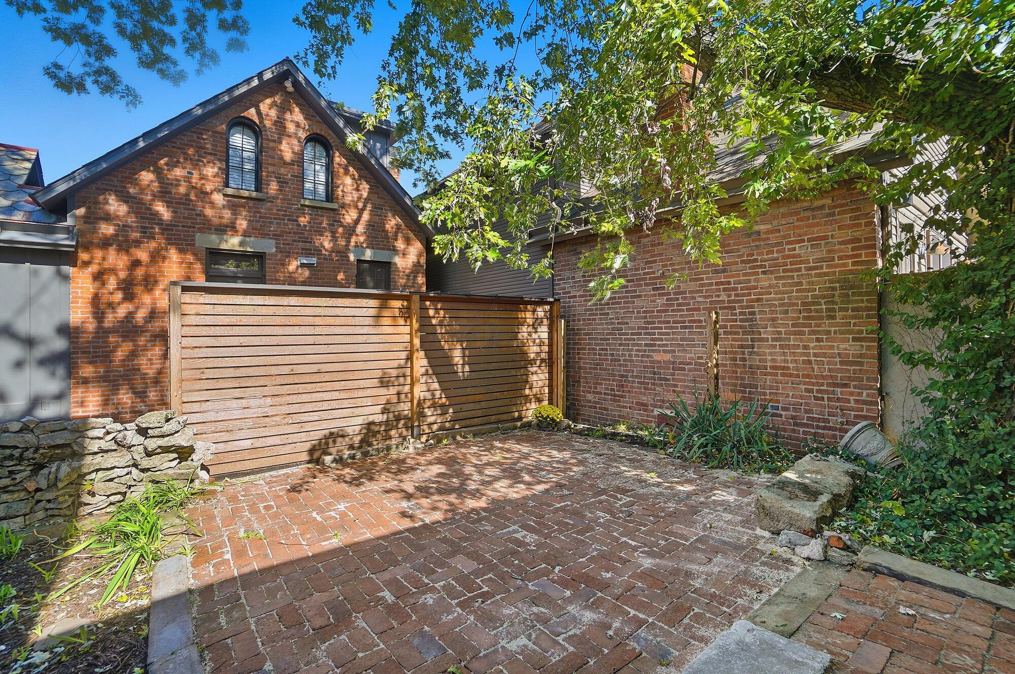 Columbus, Ohio, 43206, United States, 2 Bedrooms Bedrooms, ,2 BathroomsBathrooms,Residential,For Sale,1970918