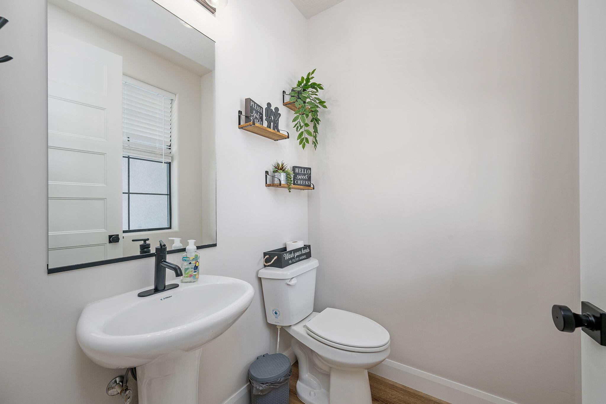 Cedar City, Utah, 84720, United States, 5 Bedrooms Bedrooms, ,4 BathroomsBathrooms,Residential,For Sale,1976034