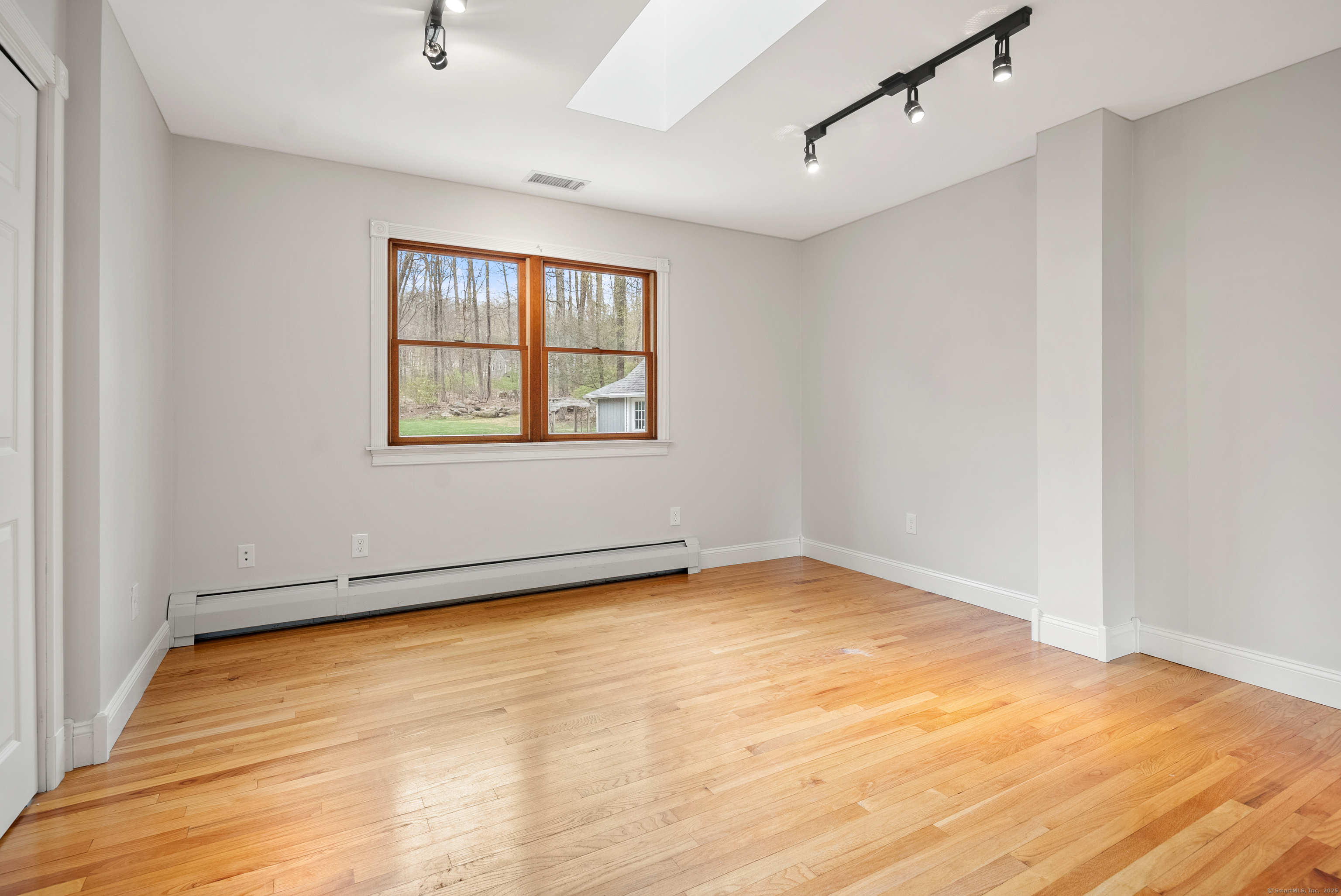 Somers, Connecticut, 06071, United States, 4 Bedrooms Bedrooms, ,4 BathroomsBathrooms,Residential,For Sale,1927442