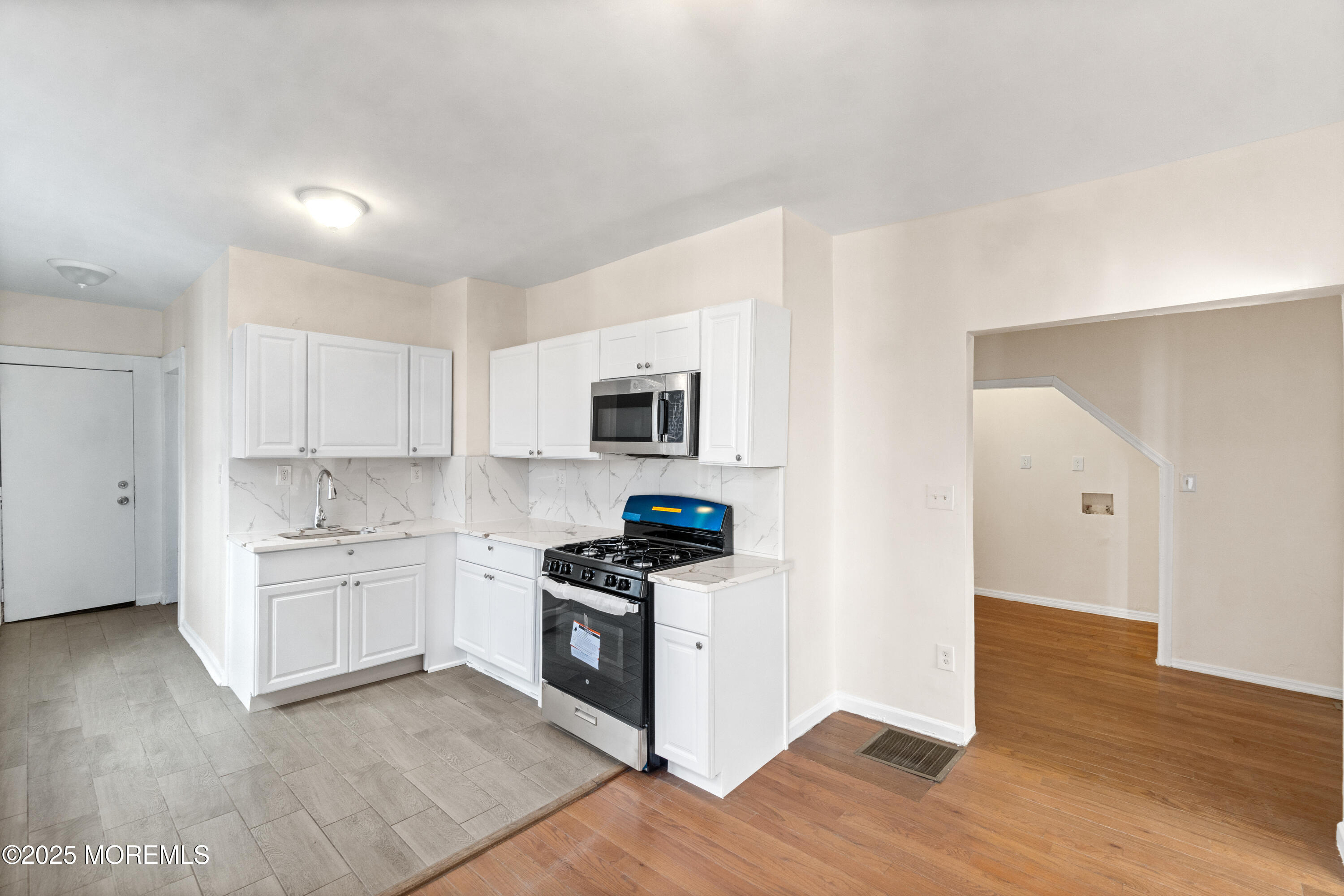 Newark, New Jersey, 07112, United States, 5 Bedrooms Bedrooms, ,2 BathroomsBathrooms,Residential,For Sale,2008185