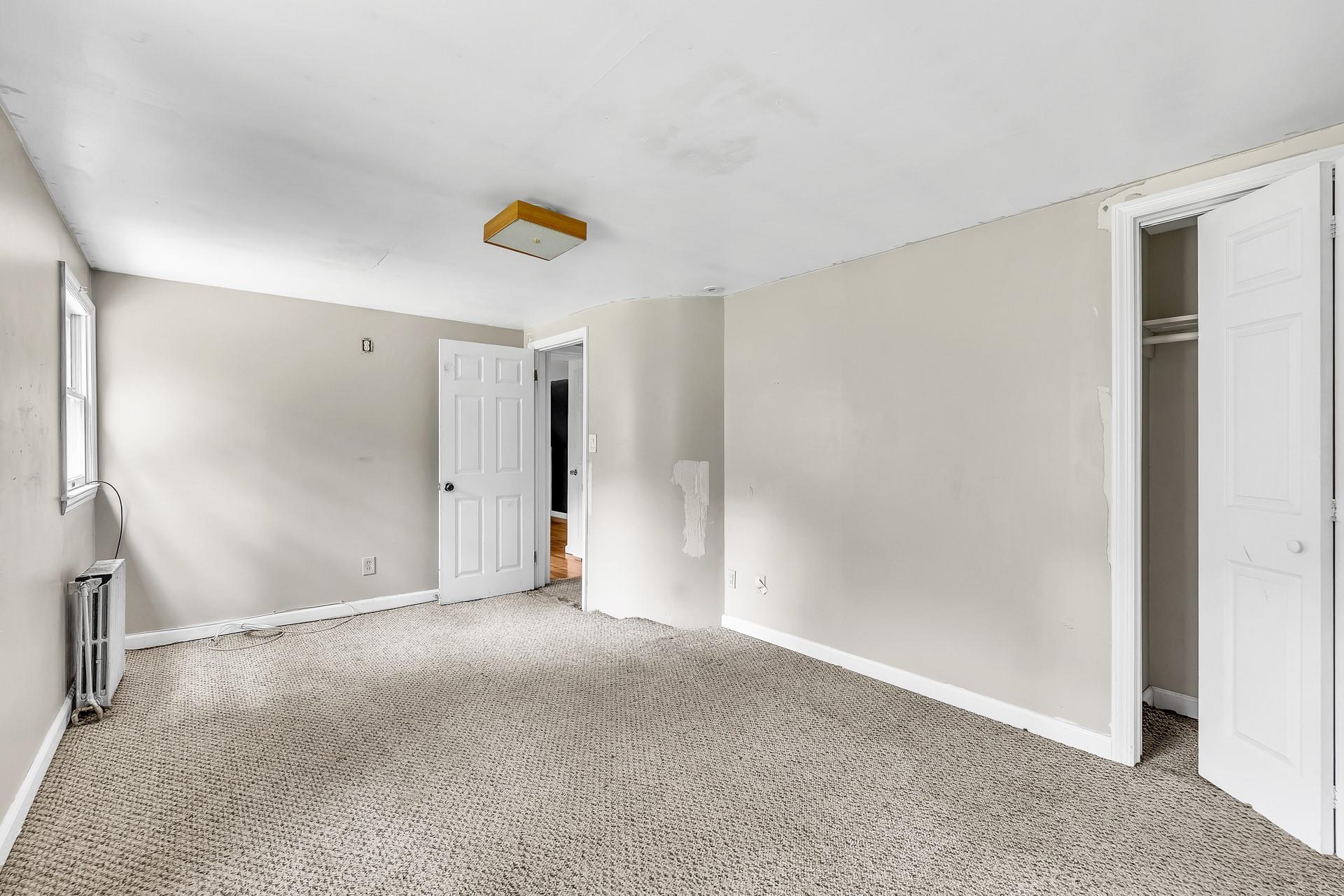 Huntington, New York, 11743, United States, 4 Bedrooms Bedrooms, ,3 BathroomsBathrooms,Residential,For Sale,1895271