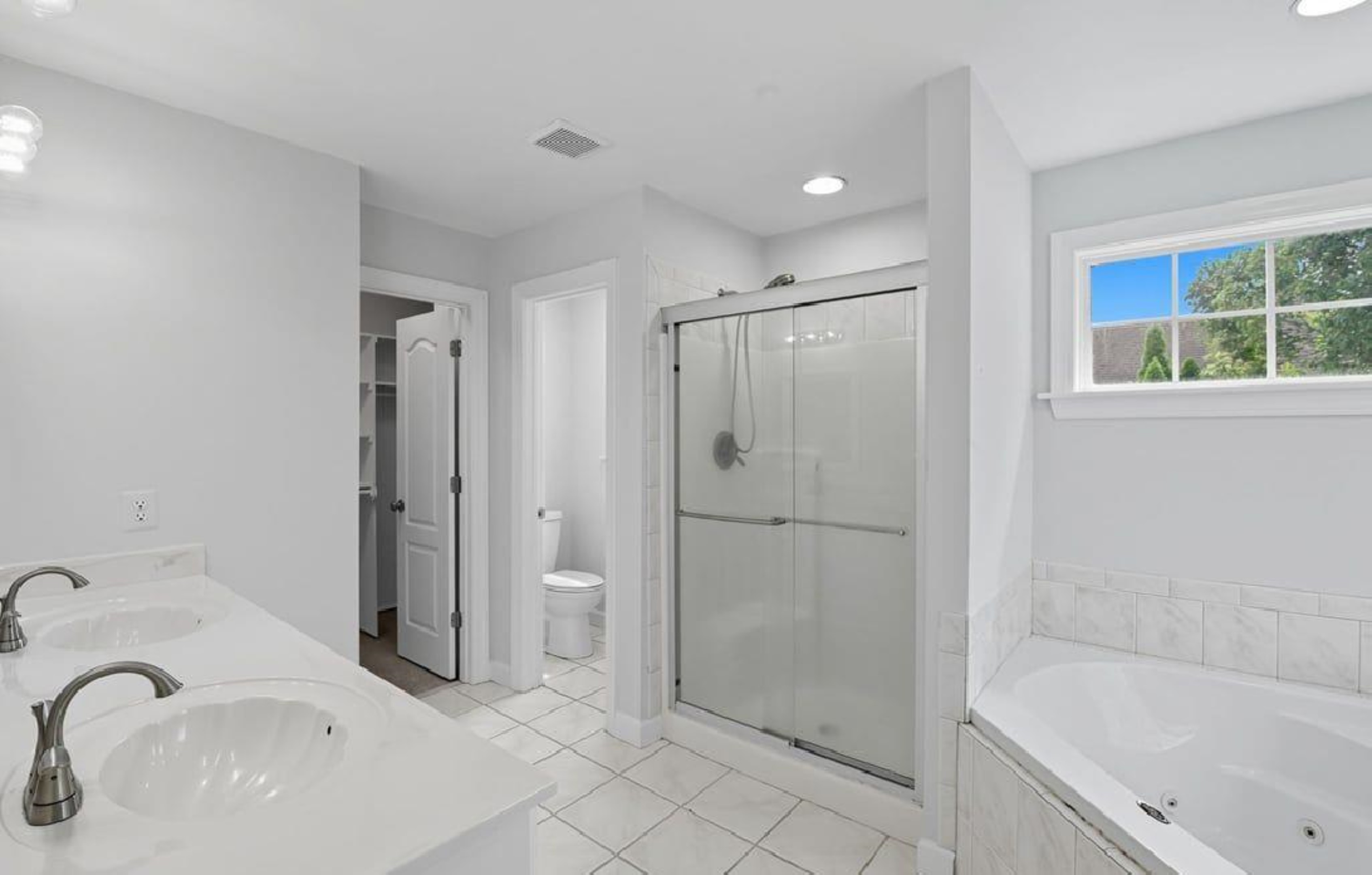 Suffolk, Virginia, 23435, United States, 5 Bedrooms Bedrooms, ,3 BathroomsBathrooms,Residential,For Sale,1942913