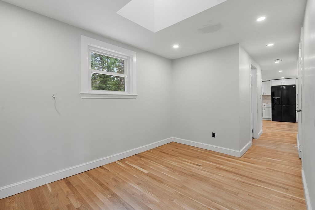 Framingham, Massachusetts, 01701, United States, 3 Bedrooms Bedrooms, ,2 BathroomsBathrooms,Residential,For Sale,1903802