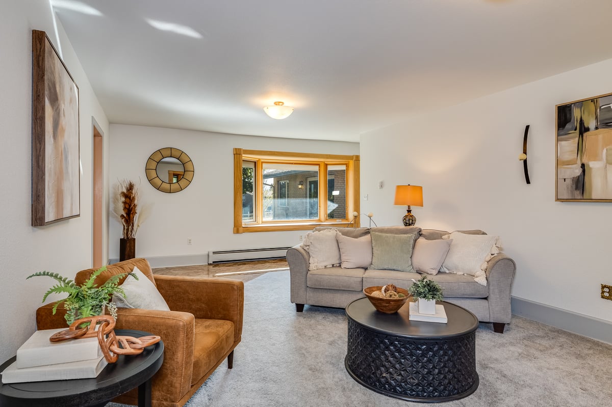 Cheyenne, Wyoming, 82009, United States, 5 Bedrooms Bedrooms, ,3 BathroomsBathrooms,Residential,For Sale,1981305