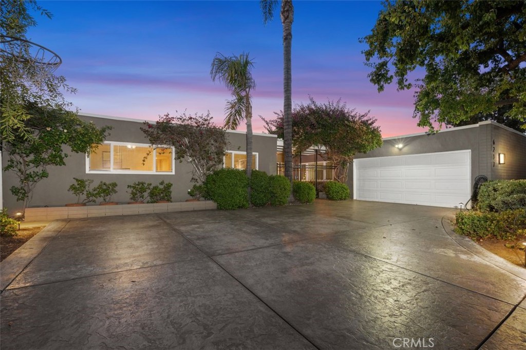 Woodland Hills, California, 91367, United States, 5 Bedrooms Bedrooms, ,3 BathroomsBathrooms,Residential,For Sale,1907450