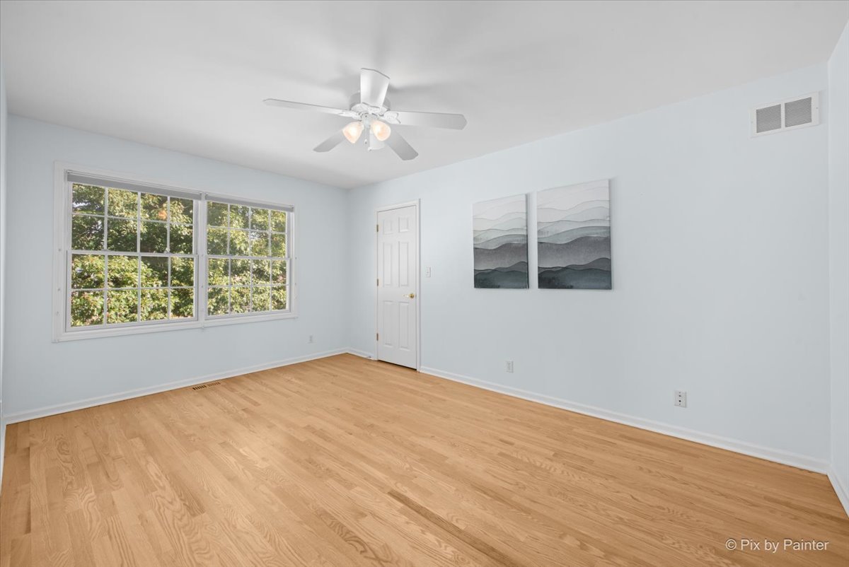 Grayslake, Illinois, 60030, United States, 4 Bedrooms Bedrooms, ,3 BathroomsBathrooms,Residential,For Sale,1992794