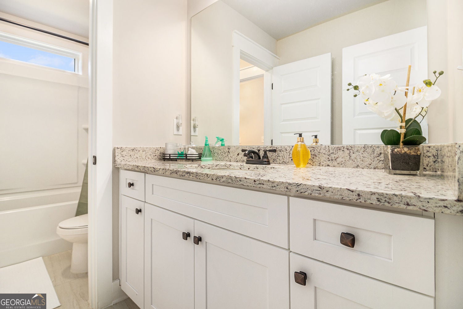 Senoia, Georgia, 30276, United States, 5 Bedrooms Bedrooms, ,4 BathroomsBathrooms,Residential,For Sale,1985823