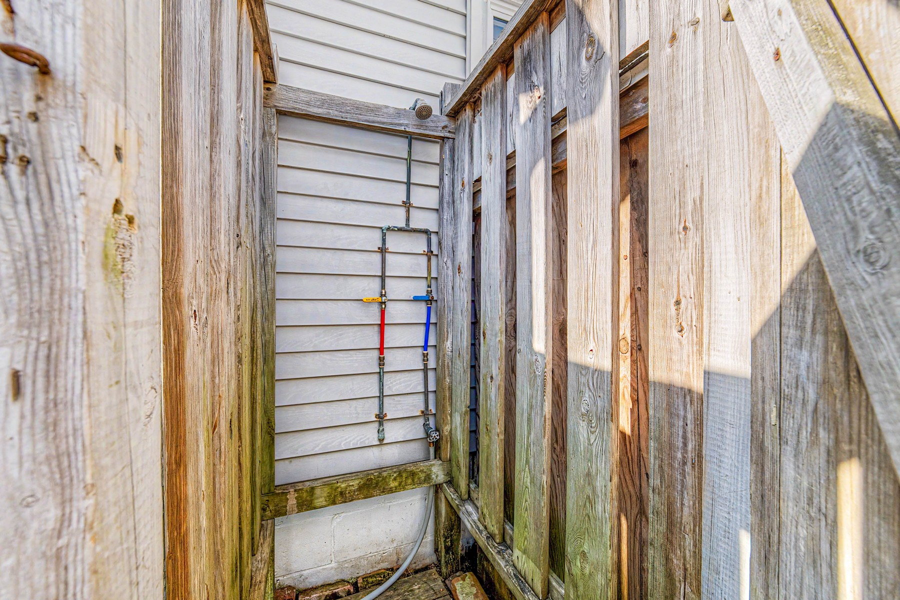  2353 Asbury Avenue - 物件實景