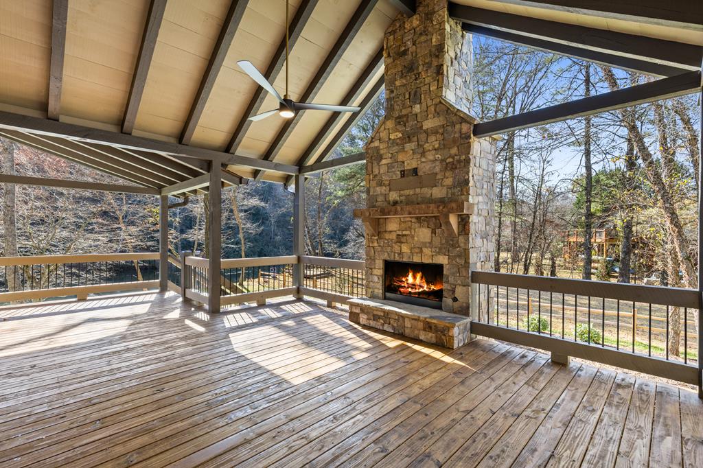 Mineral Bluff, Georgia, 30559, United States, 4 Bedrooms Bedrooms, ,5 BathroomsBathrooms,Residential,For Sale,1986837