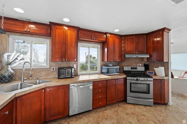 Bountiful, Utah, 84010, United States, 4 Bedrooms Bedrooms, ,2 BathroomsBathrooms,Residential,For Sale,2048007
