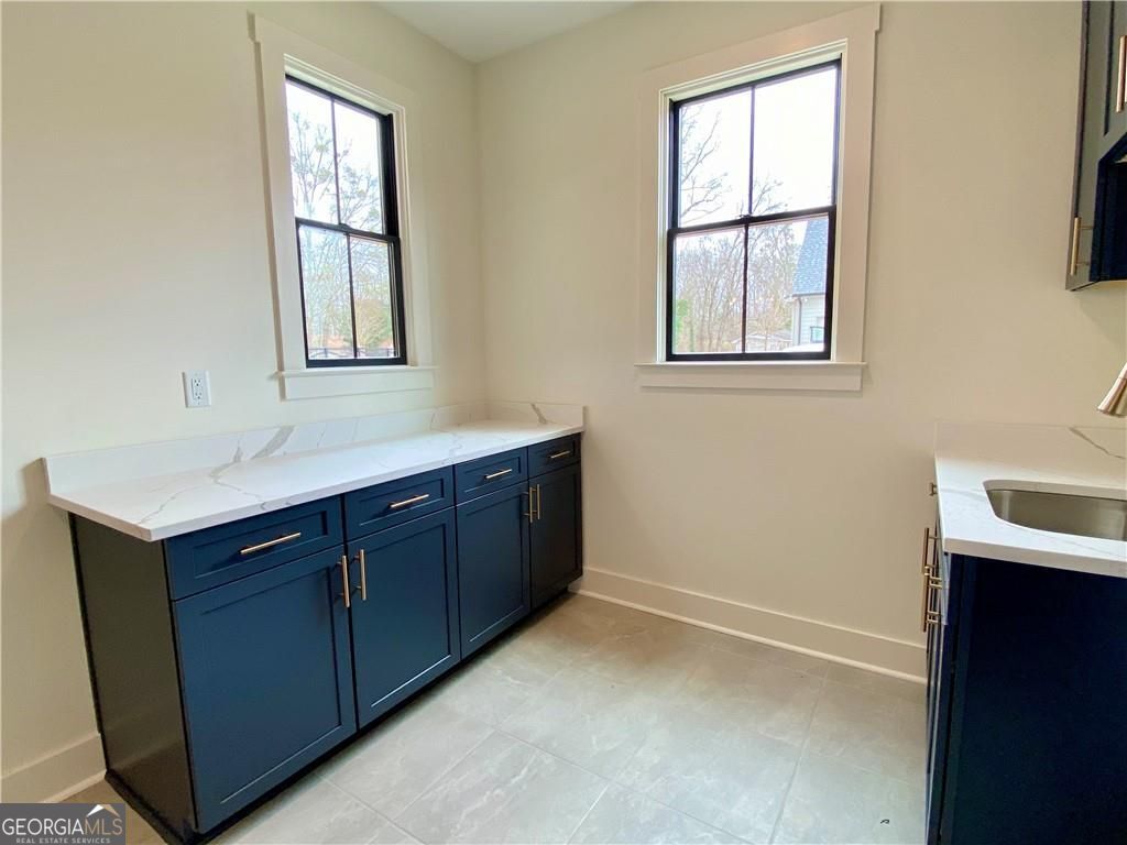 Gainesville, Georgia, 30506, United States, 5 Bedrooms Bedrooms, ,6 BathroomsBathrooms,Residential,For Sale,1908175