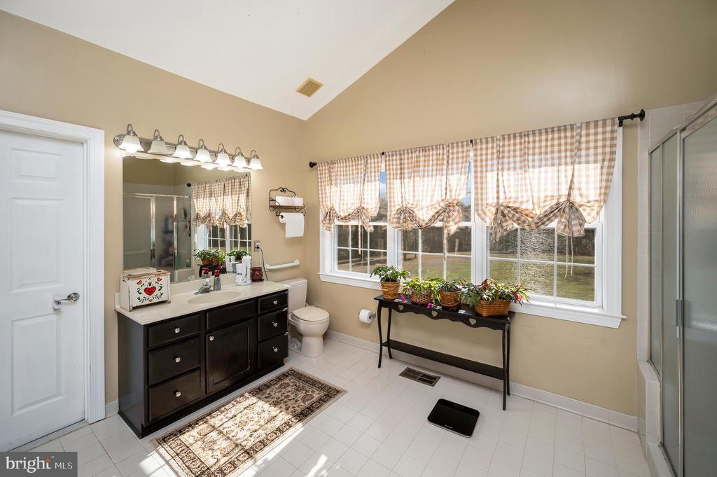 Sumerduck, Virginia, 22742, United States, 4 Bedrooms Bedrooms, ,5 BathroomsBathrooms,Residential,For Sale,2048793
