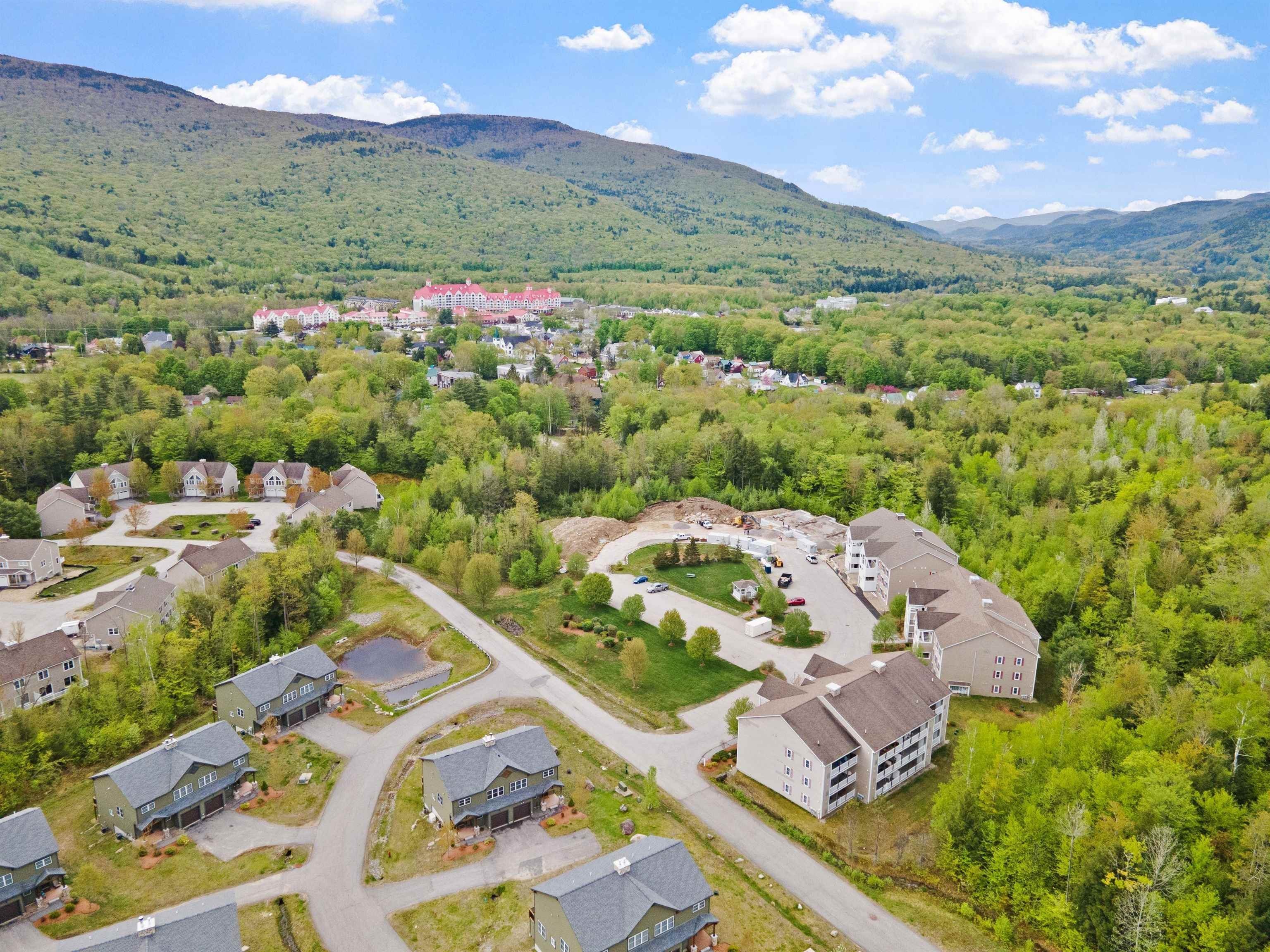 Lincoln, New Hampshire, 03251, United States, 5 Bedrooms Bedrooms, ,4 BathroomsBathrooms,Residential,For Sale,1921797