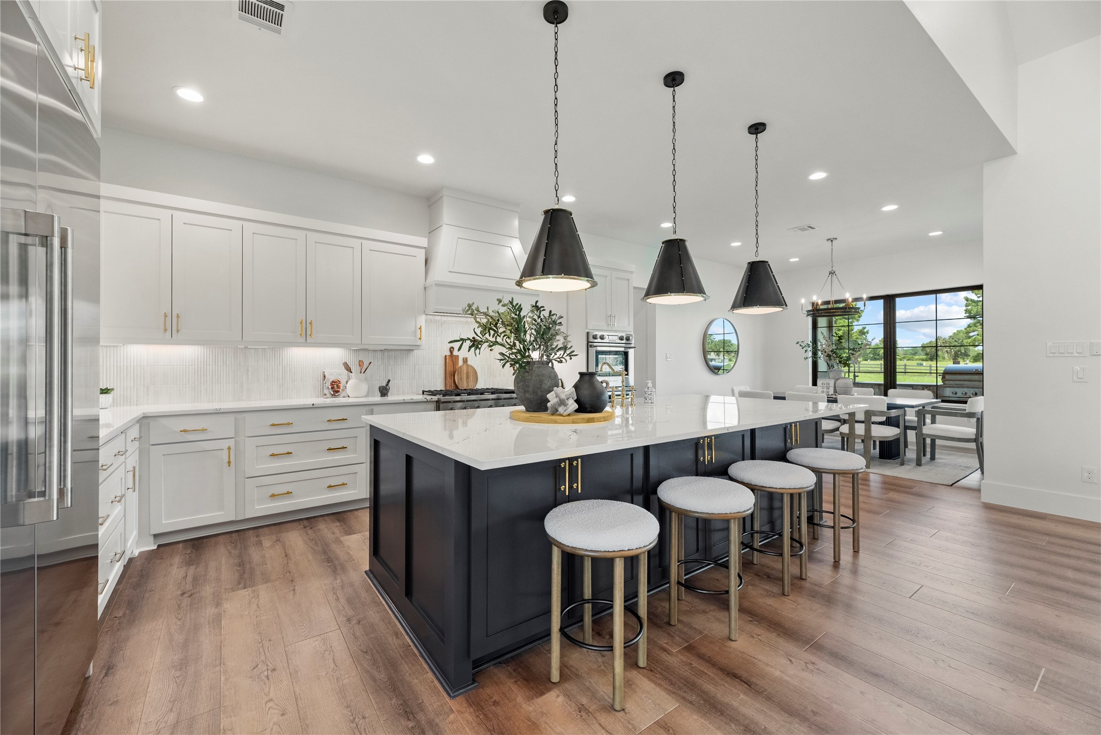 Montgomery, Texas, 77356, United States, 4 Bedrooms Bedrooms, ,5 BathroomsBathrooms,Residential,For Sale,1987481