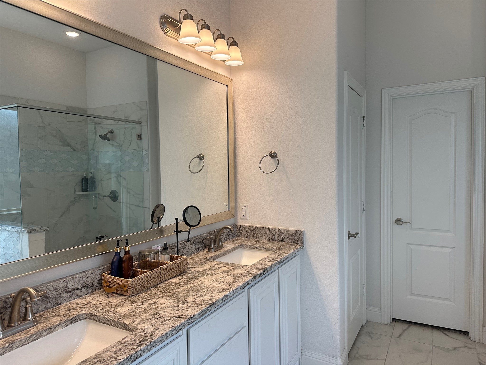 Little Elm, Texas, 76227, United States, 5 Bedrooms Bedrooms, ,4 BathroomsBathrooms,Residential,For Sale,1971561