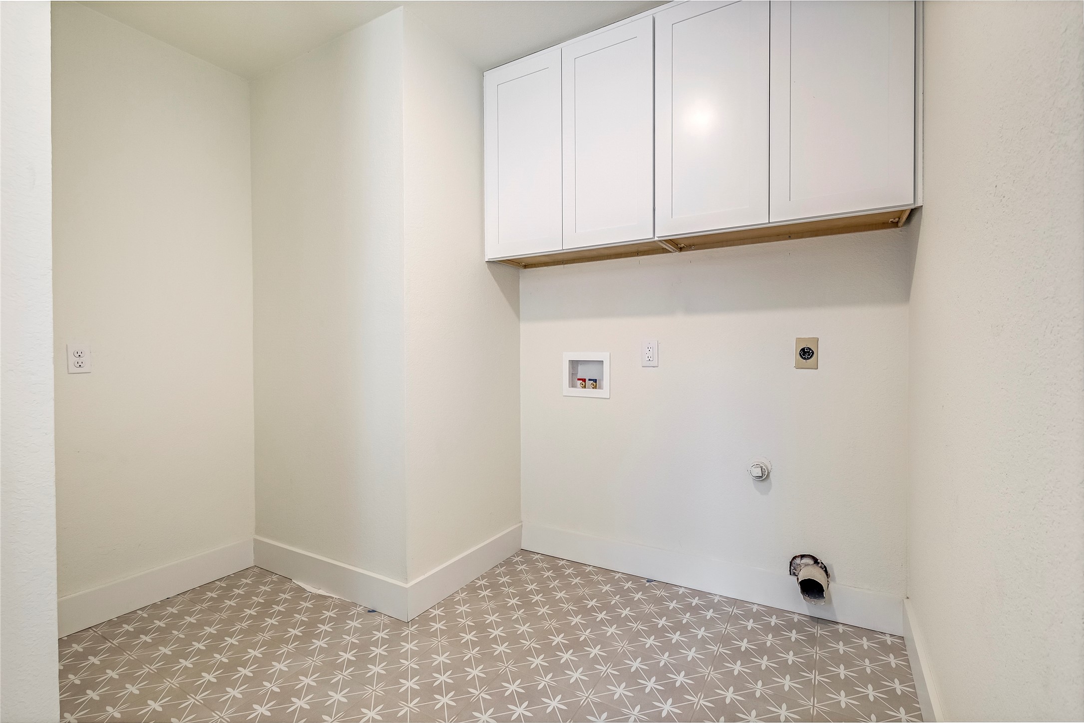 Plano, Texas, 75024, United States, 5 Bedrooms Bedrooms, ,4 BathroomsBathrooms,Residential,For Sale,1933059