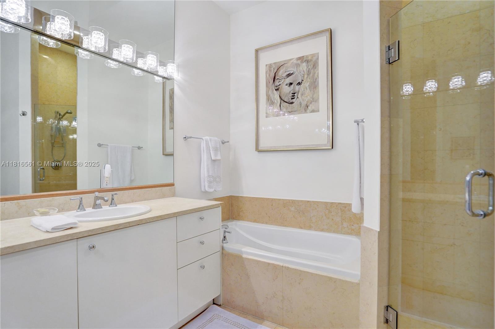 Aventura, Florida, 33180, United States, 2 Bedrooms Bedrooms, ,2 BathroomsBathrooms,Residential,For Sale,1848043
