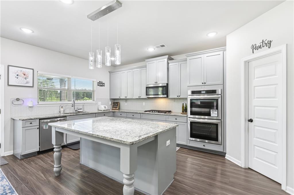 Mcdonough, Georgia, 30252, United States, 5 Bedrooms Bedrooms, ,3 BathroomsBathrooms,Residential,For Sale,1983441