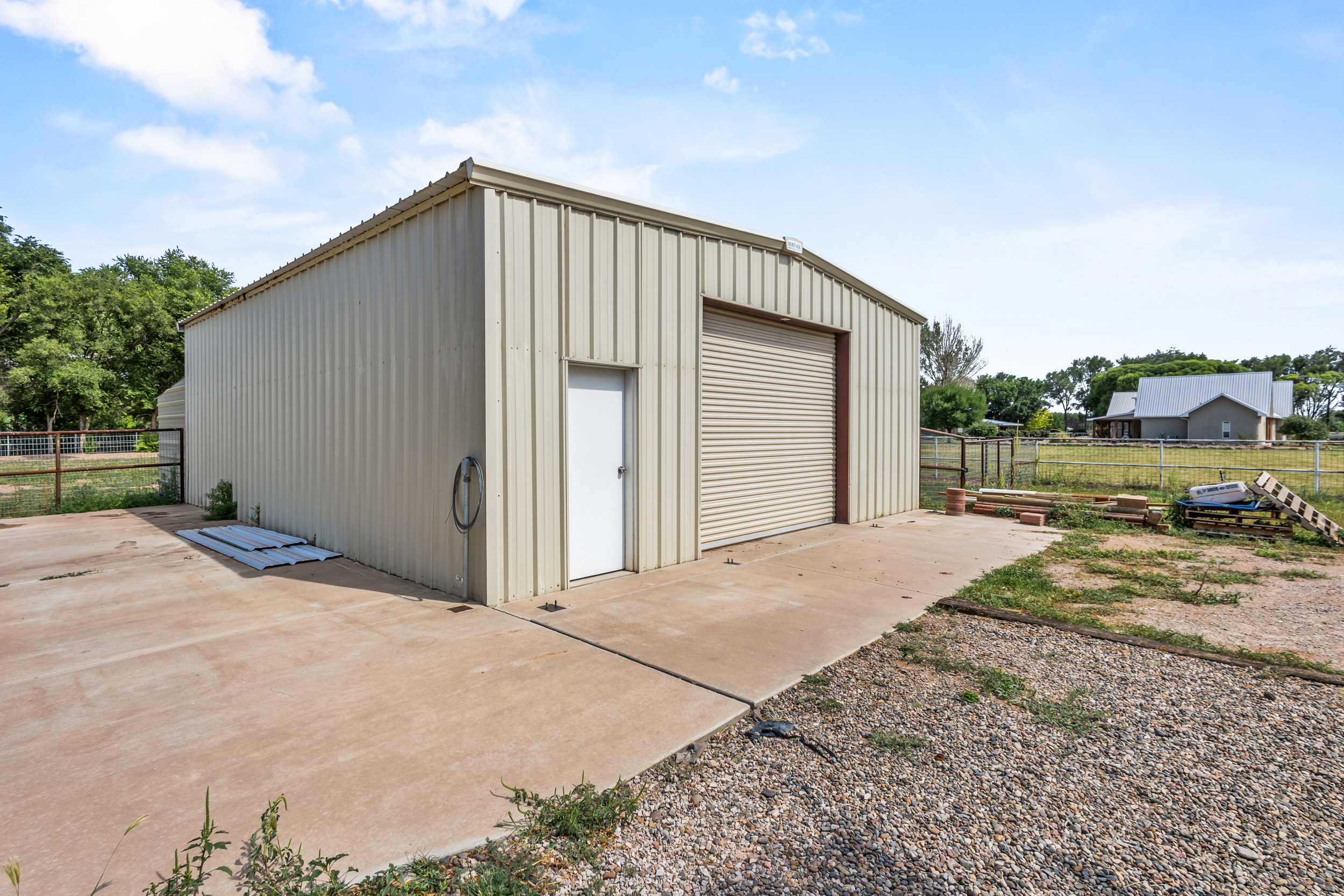 Belen, New Mexico, 87002, United States, 3 Bedrooms Bedrooms, ,2 BathroomsBathrooms,Residential,For Sale,1914205