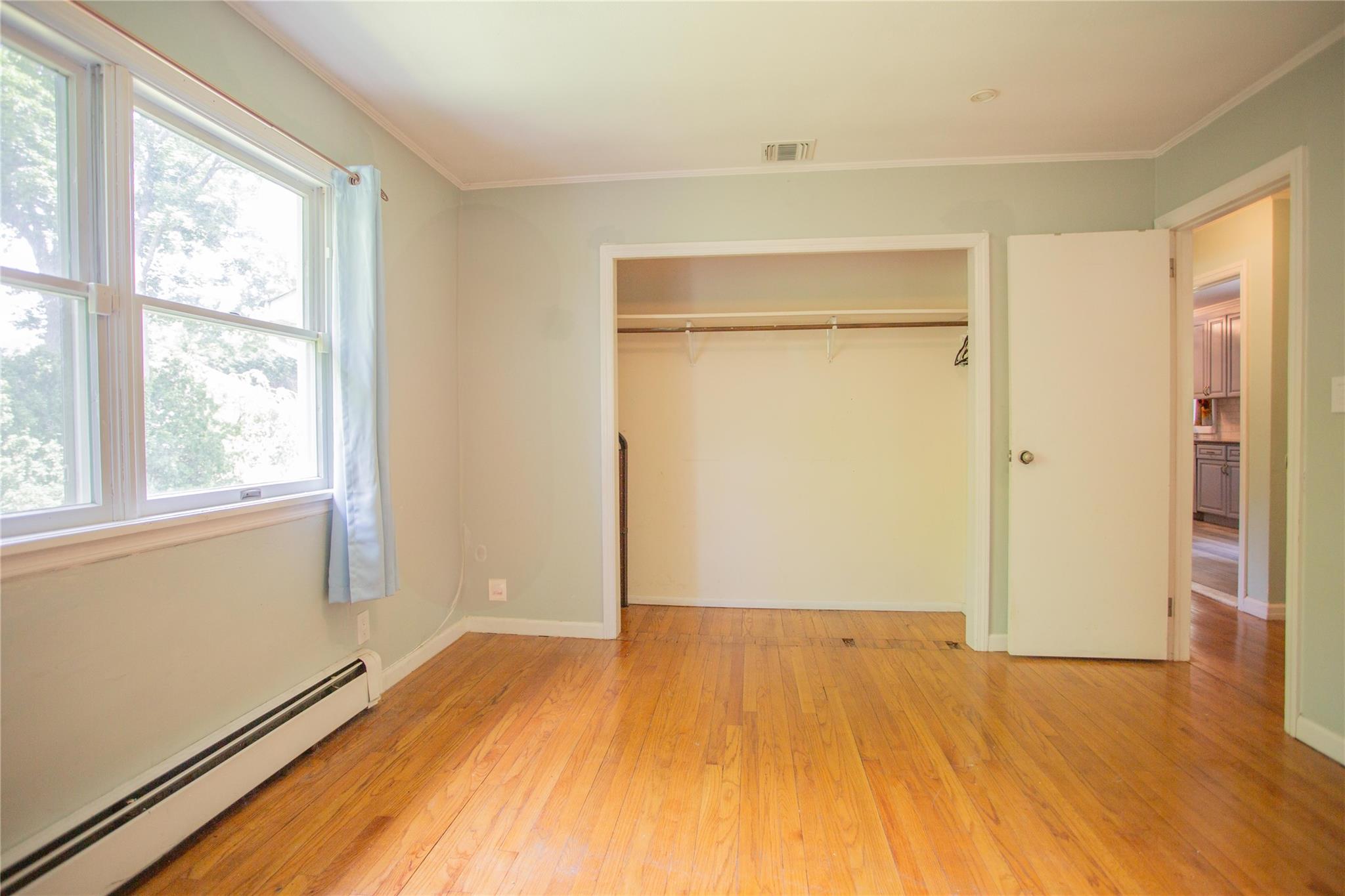 Huntington, New York, 11743, United States, 2 Bedrooms Bedrooms, ,2 BathroomsBathrooms,Residential,For Sale,1847345