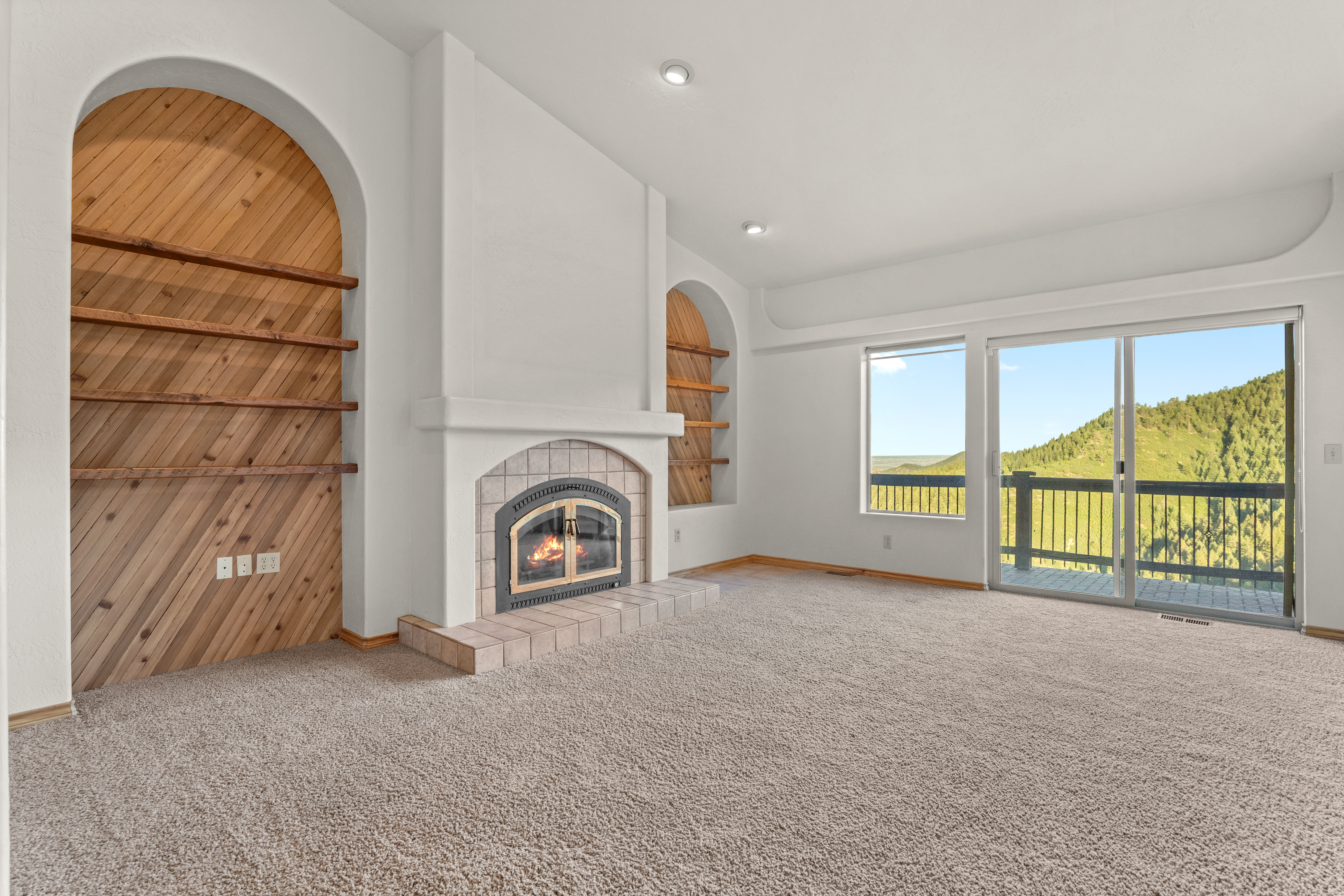  Rare 40-Acre Mountain Retreat with Panoramic Views & 11 Garages - 物件實景