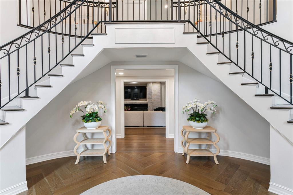 Tampa, Florida, 33613, United States, 7 Bedrooms Bedrooms, ,8 BathroomsBathrooms,Residential,For Sale,1979226