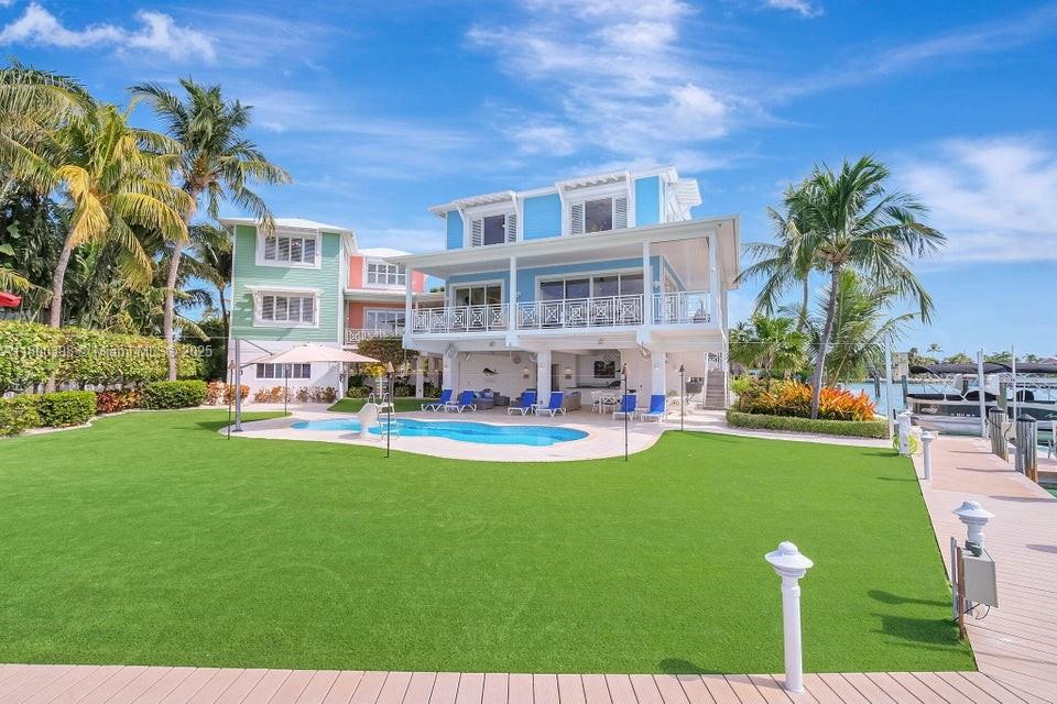 Islamorada, Florida, 33036, United States, 8 Bedrooms Bedrooms, ,10 BathroomsBathrooms,Residential,For Sale,1807381