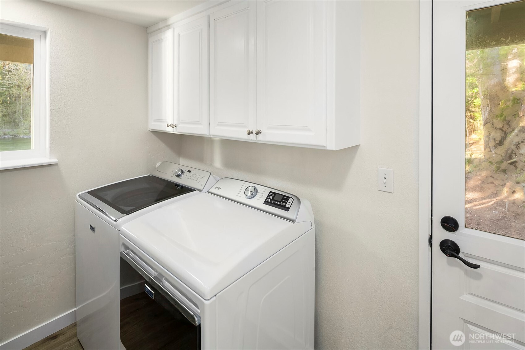 North Bend, Washington, 98045, United States, 3 Bedrooms Bedrooms, ,2 BathroomsBathrooms,Residential,For Sale,1989683