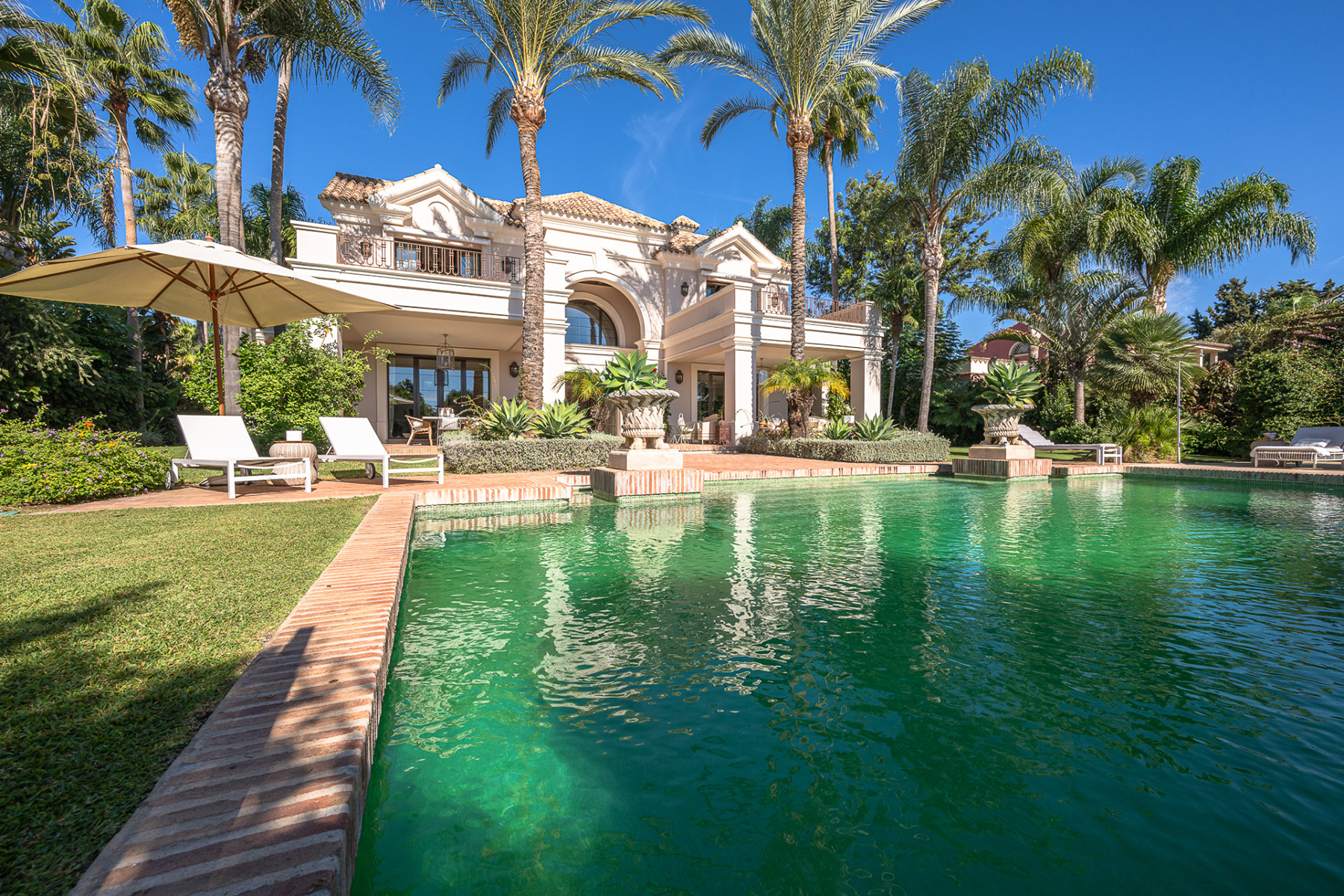  Majestic Villa in the Iconic Beachside Community Guadalmina Baja - 物件實景