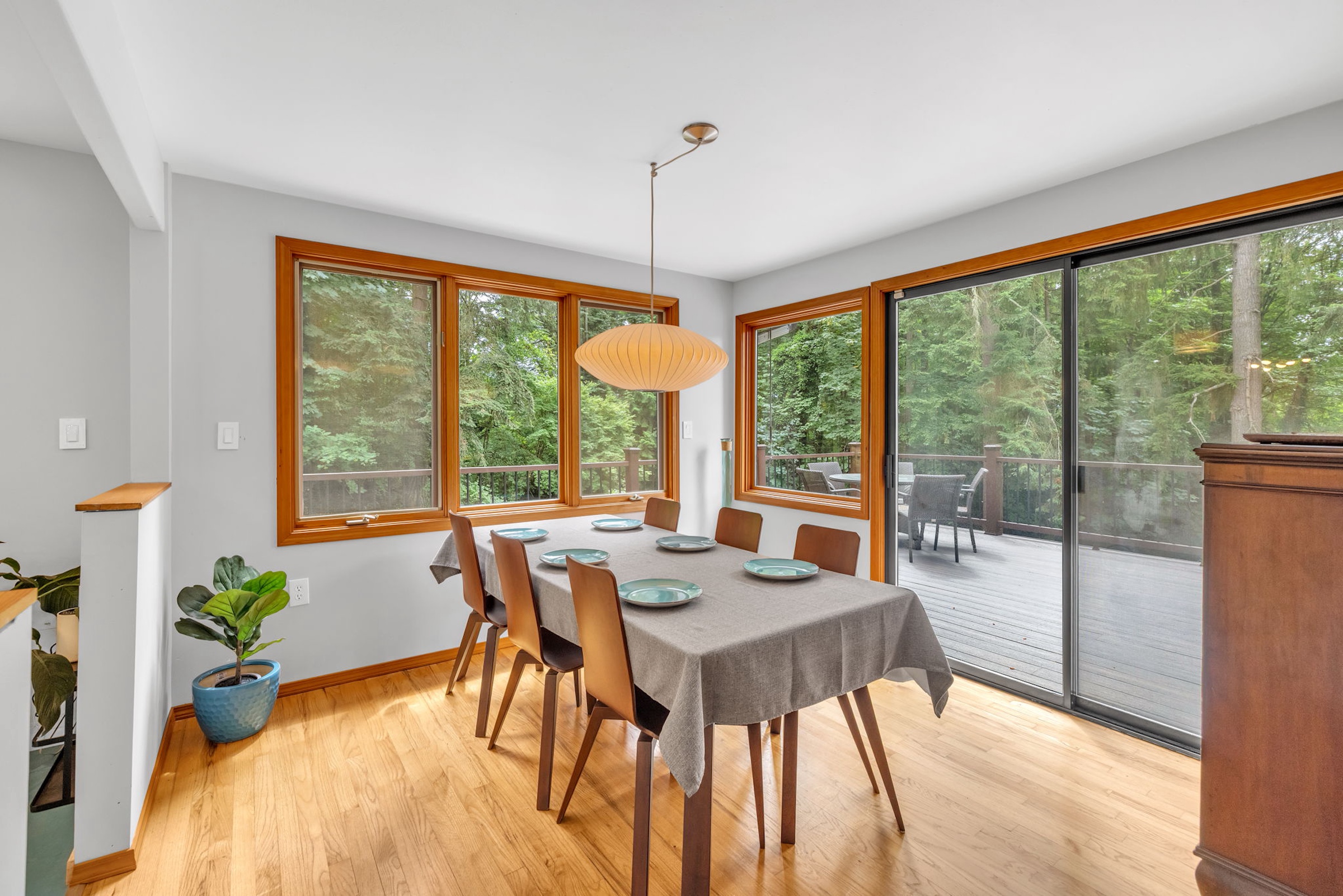 Mid-Century Gem on Serene Acreage - 物件實景