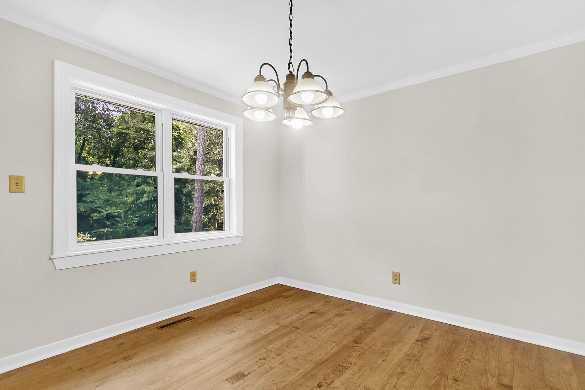 Summerville, South Carolina, 29483, United States, 3 Bedrooms Bedrooms, ,2 BathroomsBathrooms,Residential,For Sale,1916972